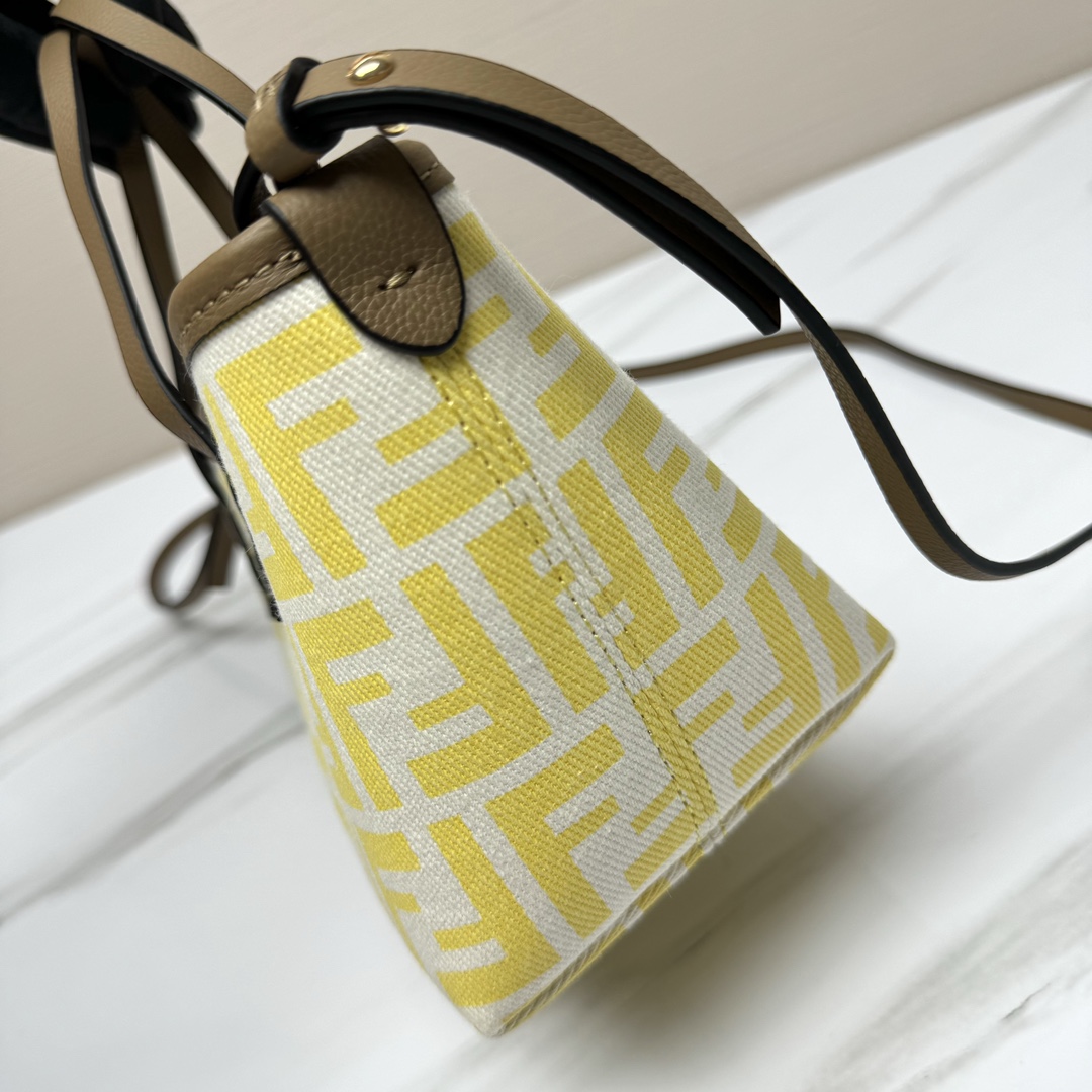 [TOP] FENDI Roll Bag 23x19.5x15cm - 4 Color