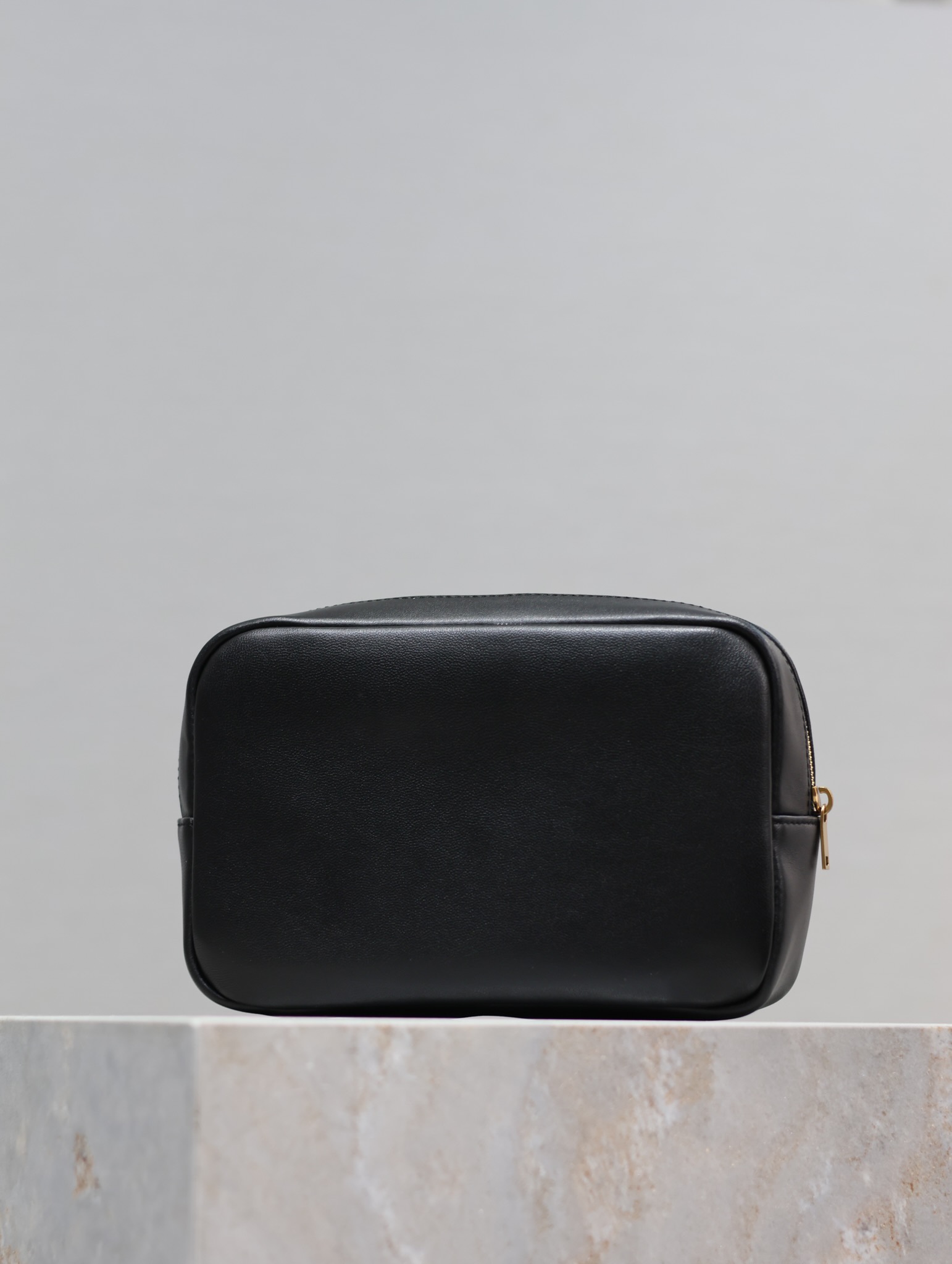 [TOP] Yves Saint Laurent YSL Le Calypso Cosmetic Bag 21×14×6.5cm - Black