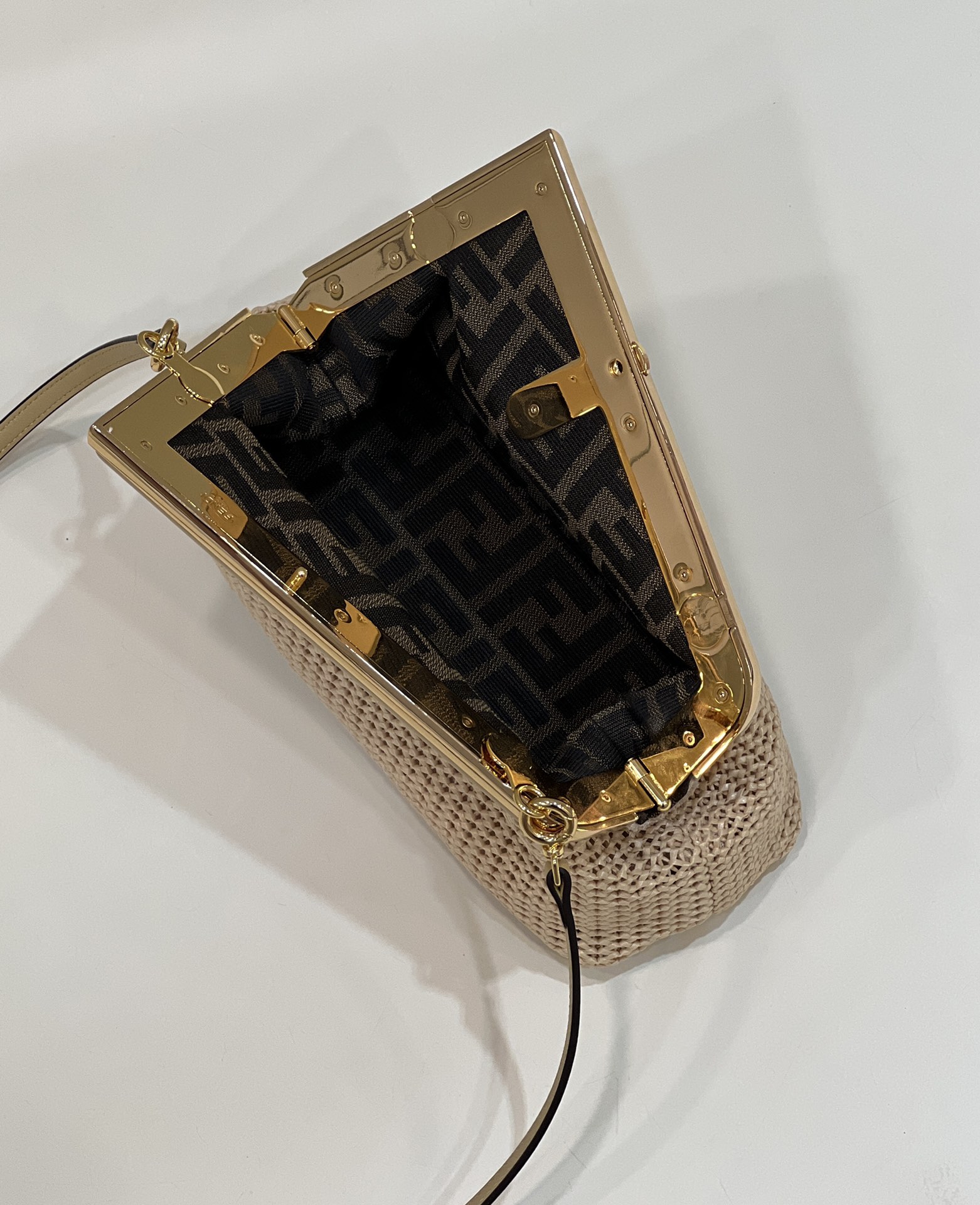 [TOP] FENDI First Bag 26x9.5x18cm - Beige