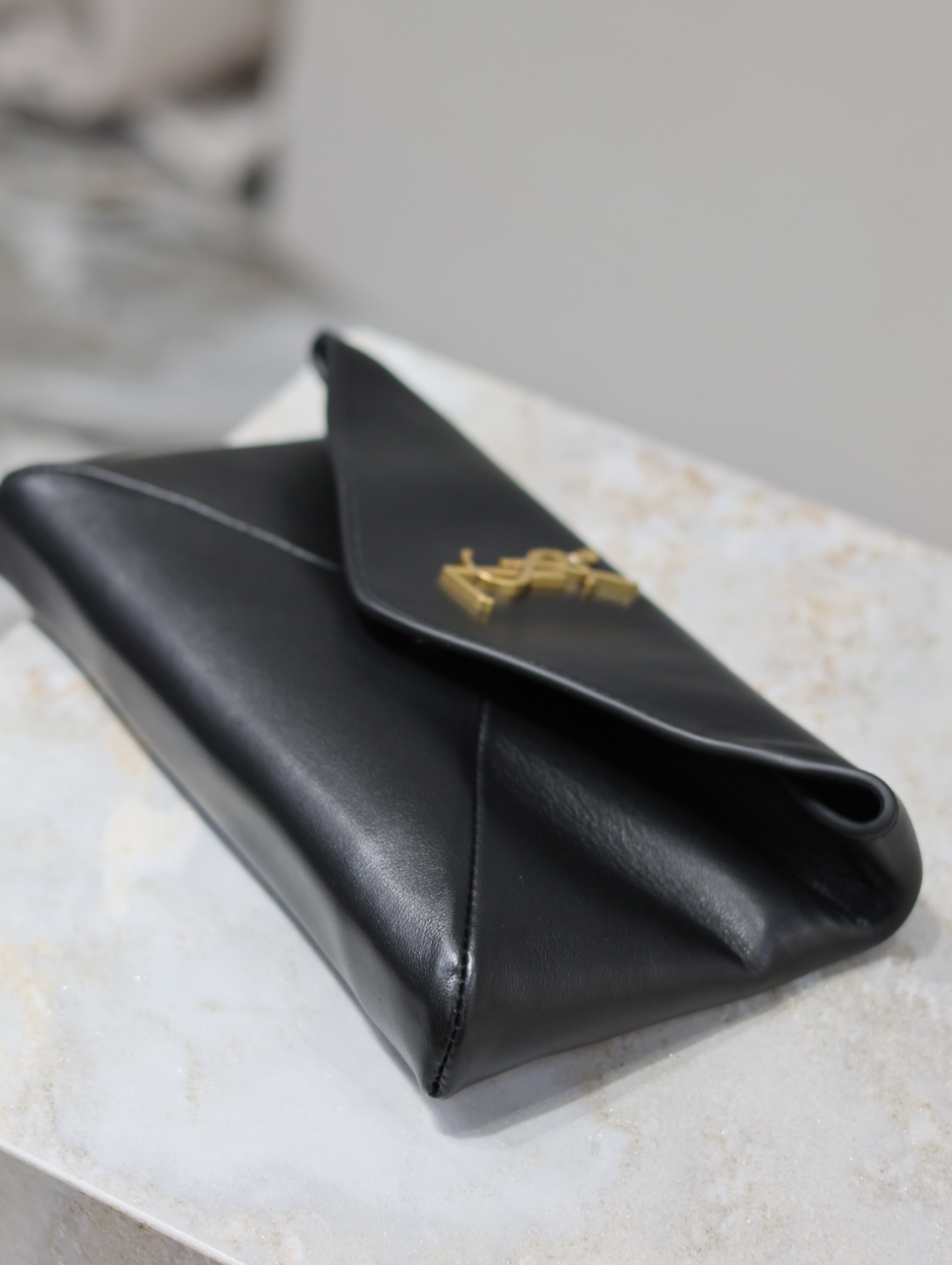 [TOP] Yves Saint Laurent YSL Le Envelope Clutch 21.4×14×4cm - Black