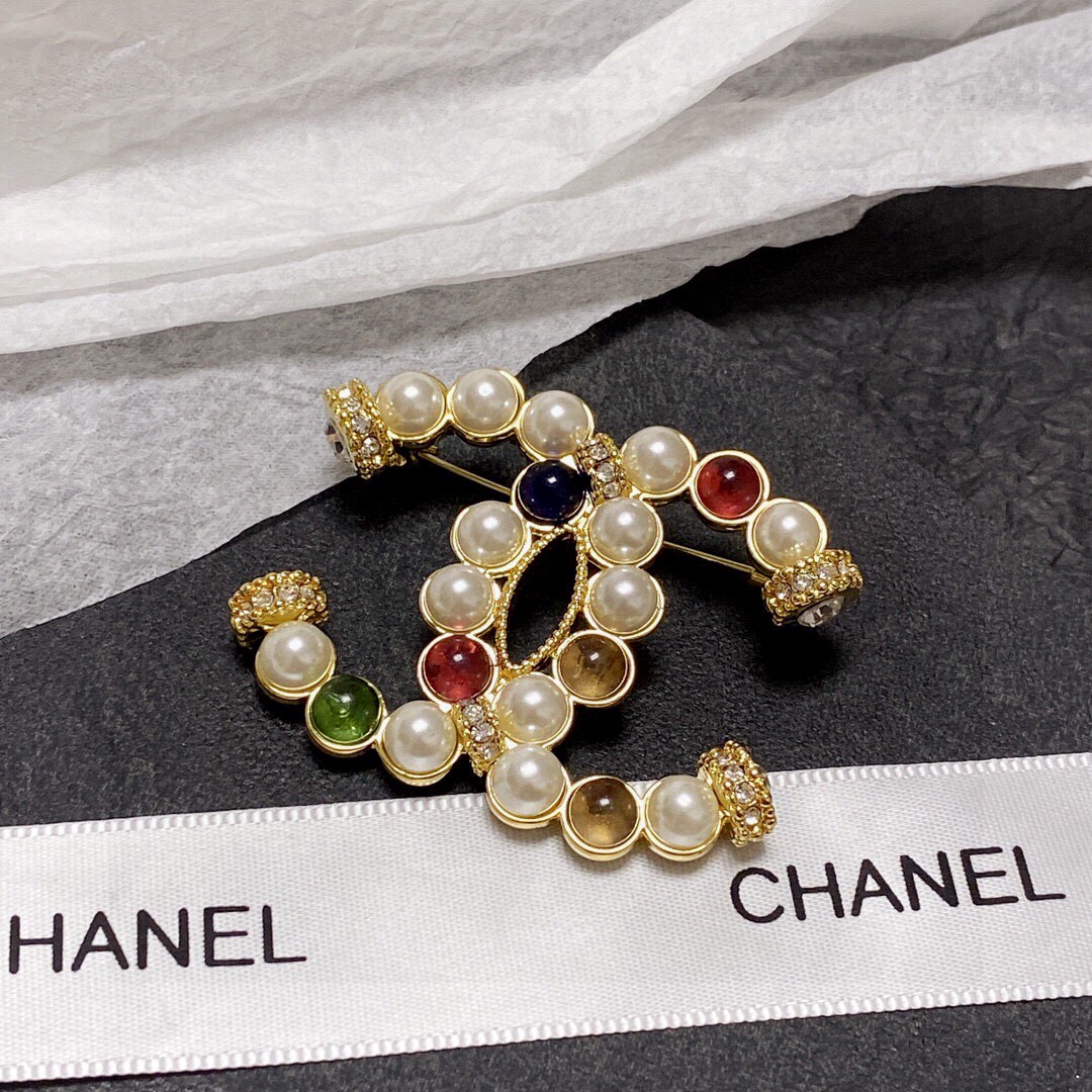 [TOP] CHANEL  Crystal & Pearl Brooch
