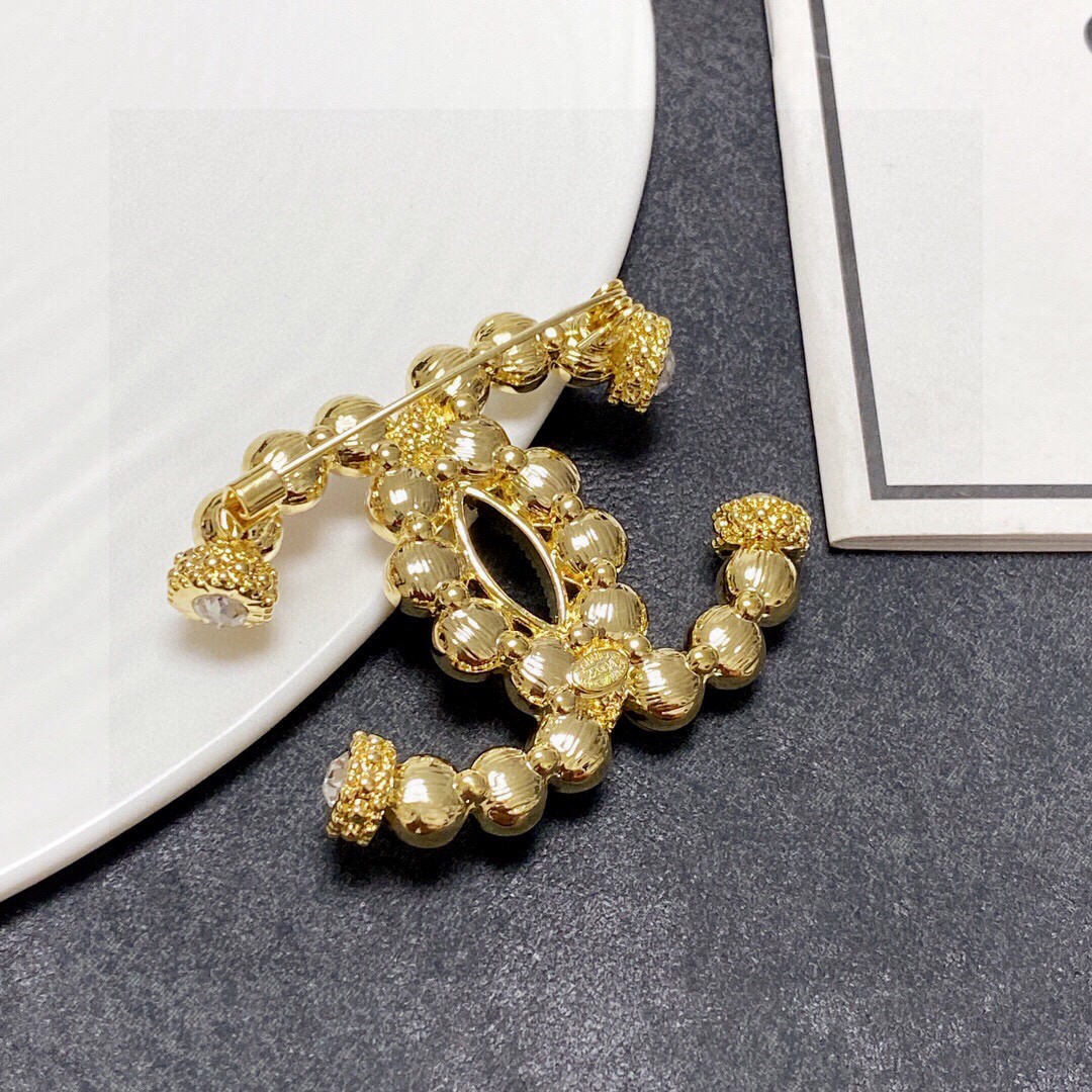 [TOP] CHANEL  Crystal & Pearl Brooch