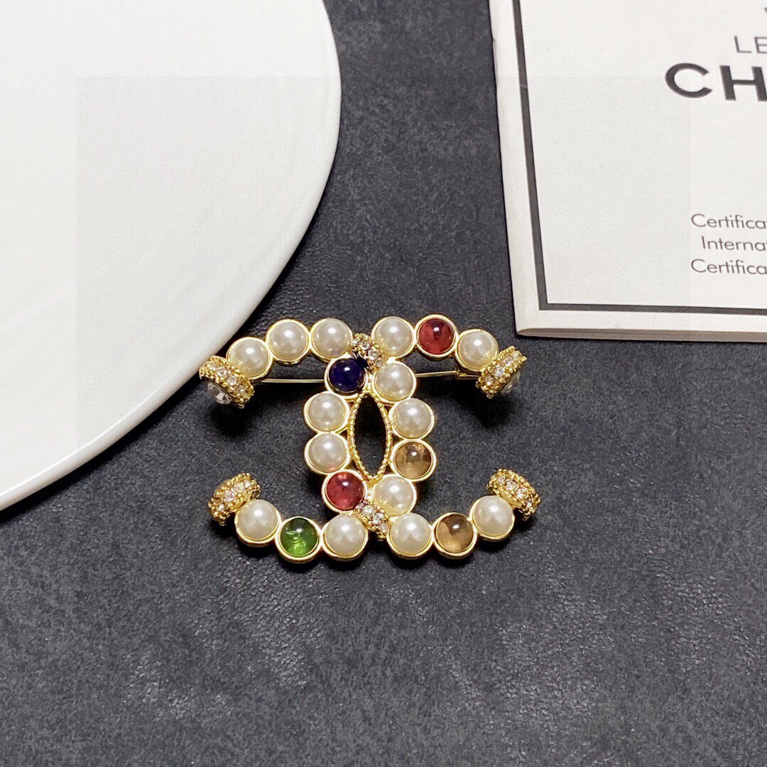 [TOP] CHANEL  Crystal & Pearl Brooch