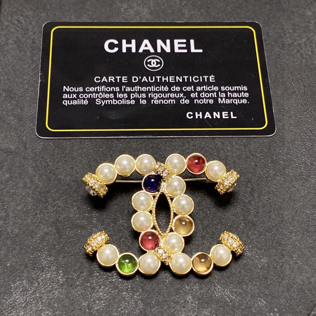 [TOP] CHANEL  Crystal & Pearl Brooch