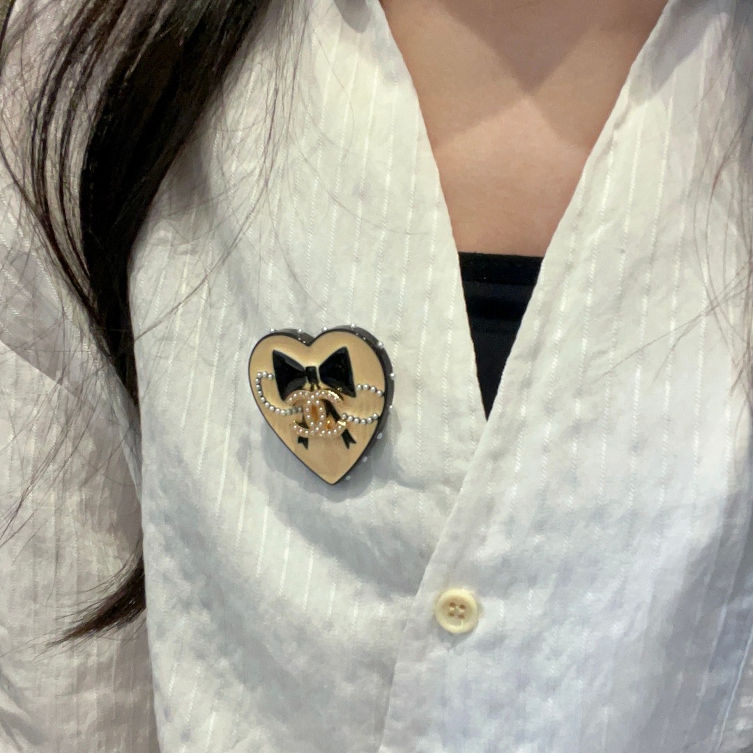 [TOP] CHANEL CC Brooch