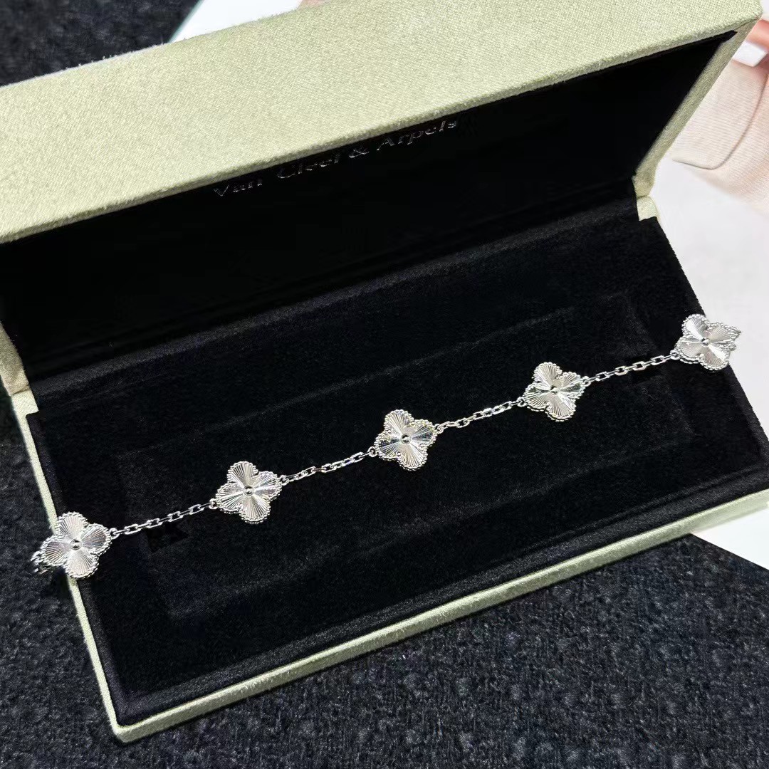 [TOP] Van Cleef & Arpels VCA 5 Motifs Alhambra Bracelet - Sliver