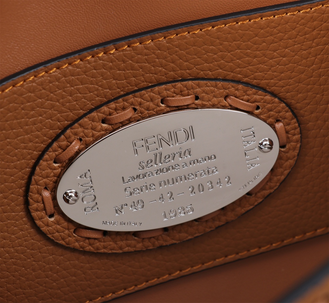 [TOP] FENDI Baguette FF Bag 20x13x5cm - Brown