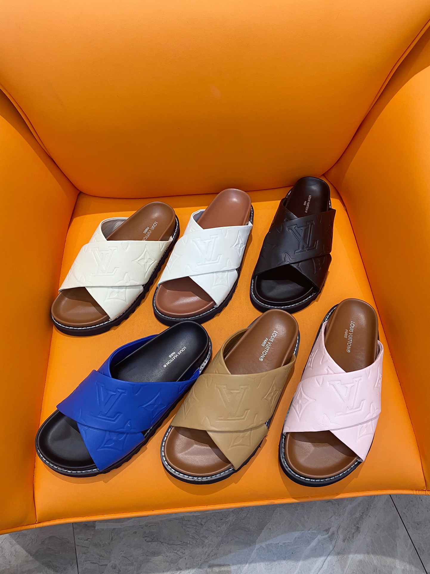 [TOP] Louis Vuitton LV Cross Slippers - 6 Color
