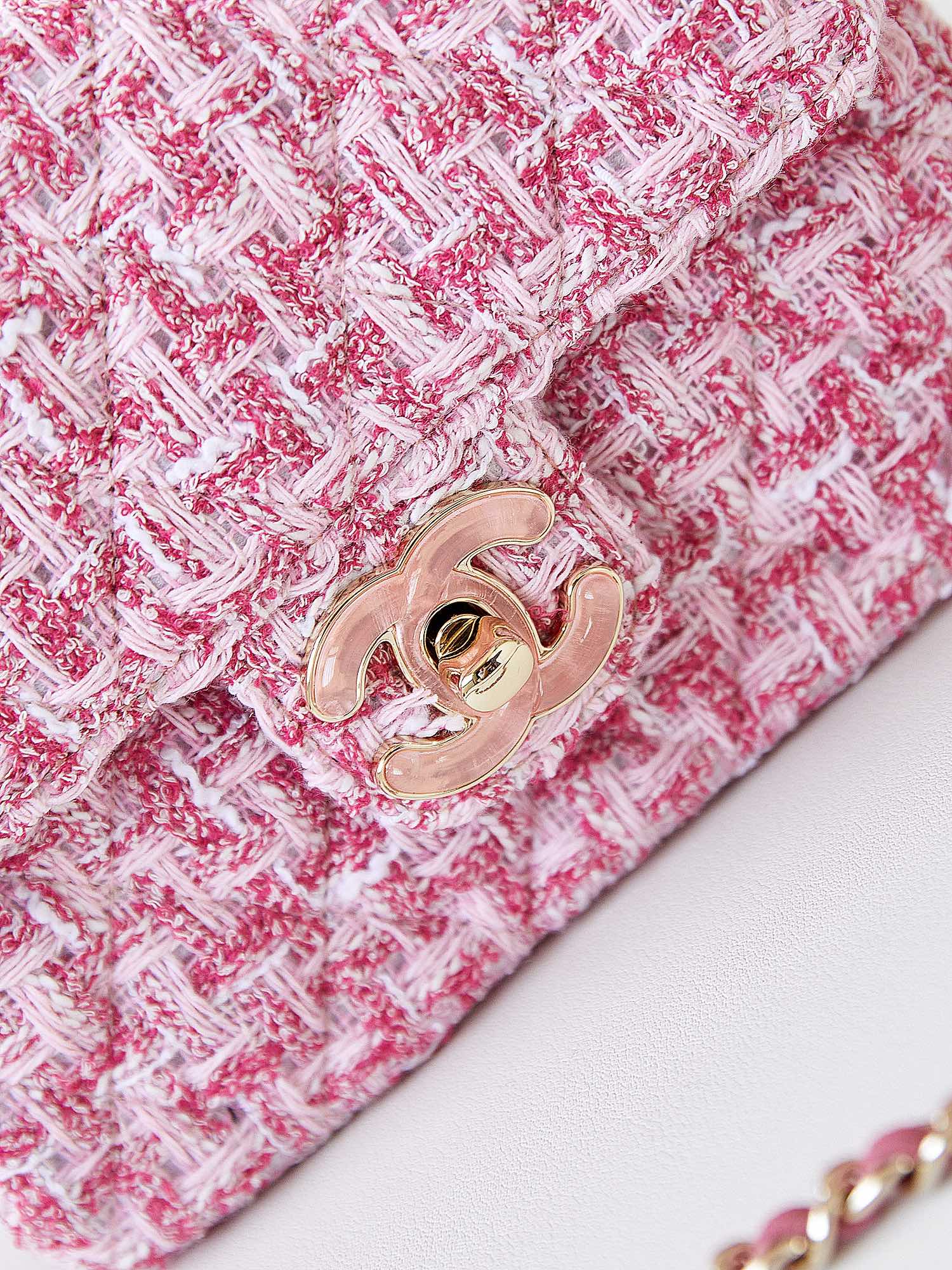 [TOP] CHANEL Flap Bag with Enamel Buckle Heart 12.5x16x4.5cm/14.5x18.5x6.5cm - Pink