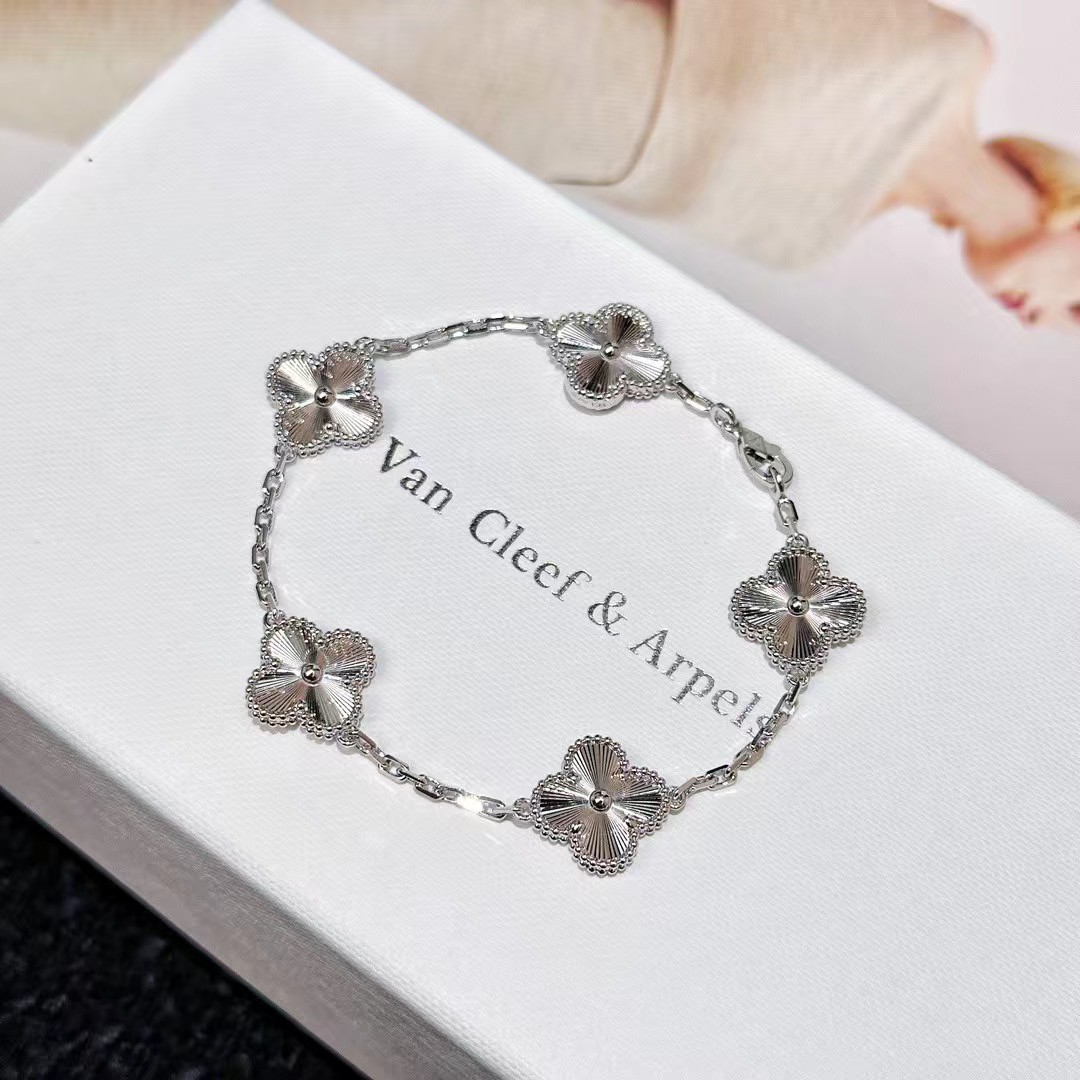 [TOP] Van Cleef & Arpels VCA 5 Motifs Alhambra Bracelet - Sliver