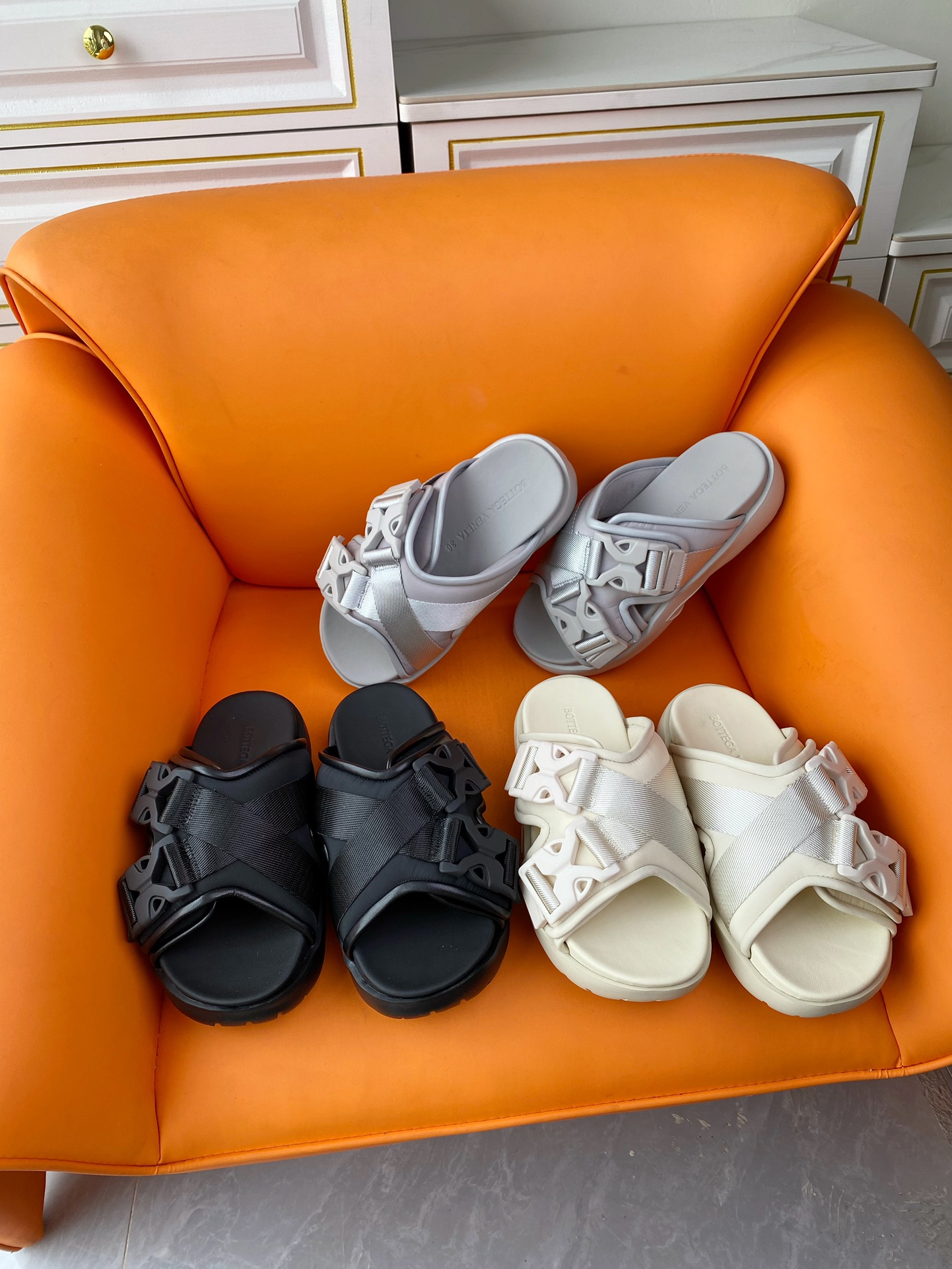 [TOP] Bottega Veneta BV Thick Sole Slippers - 3 Color