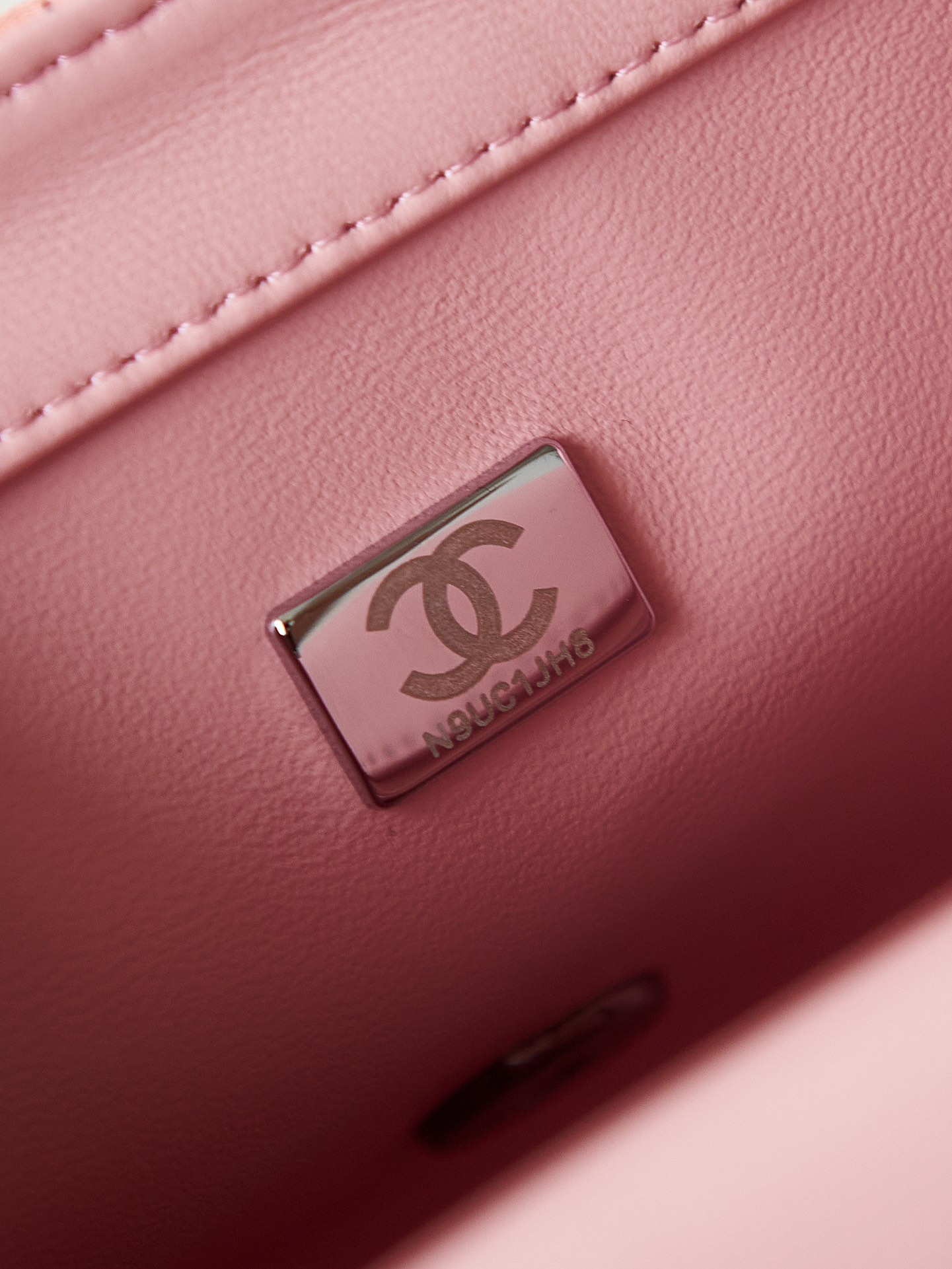 [TOP] CHANEL Flap Bag with Sequins - Pink