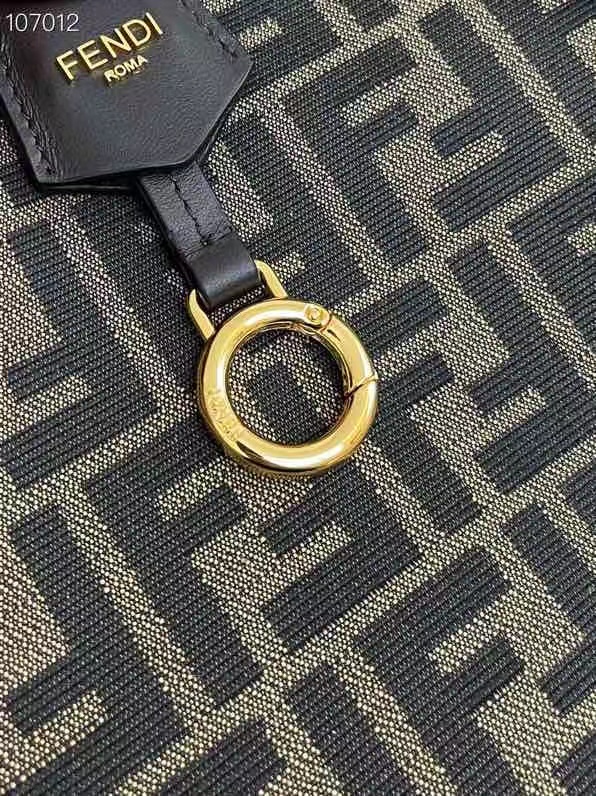 [TOP] FENDI Roll Bag 27cm - Brown