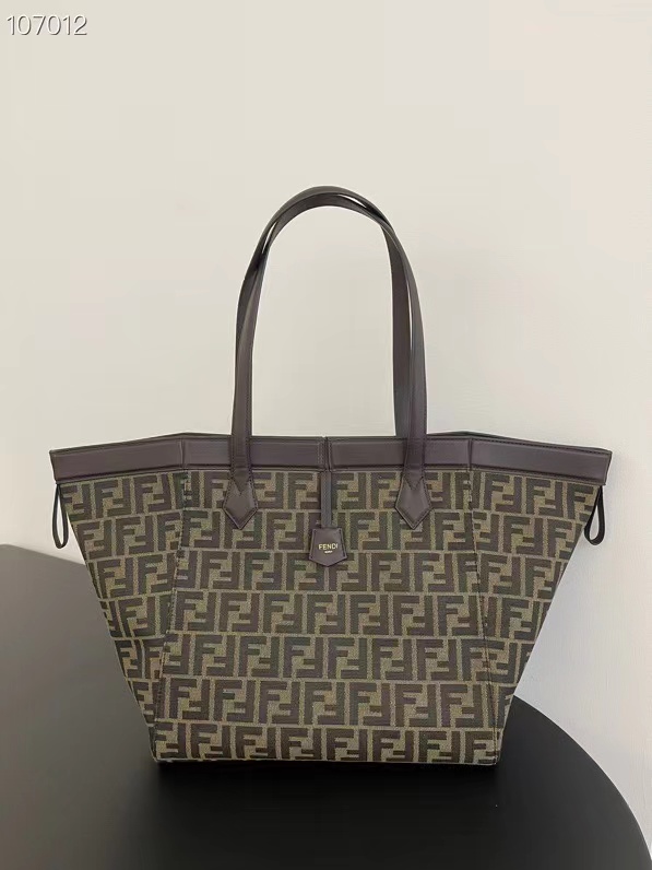 [TOP] FENDI Roll Bag 27cm - Brown