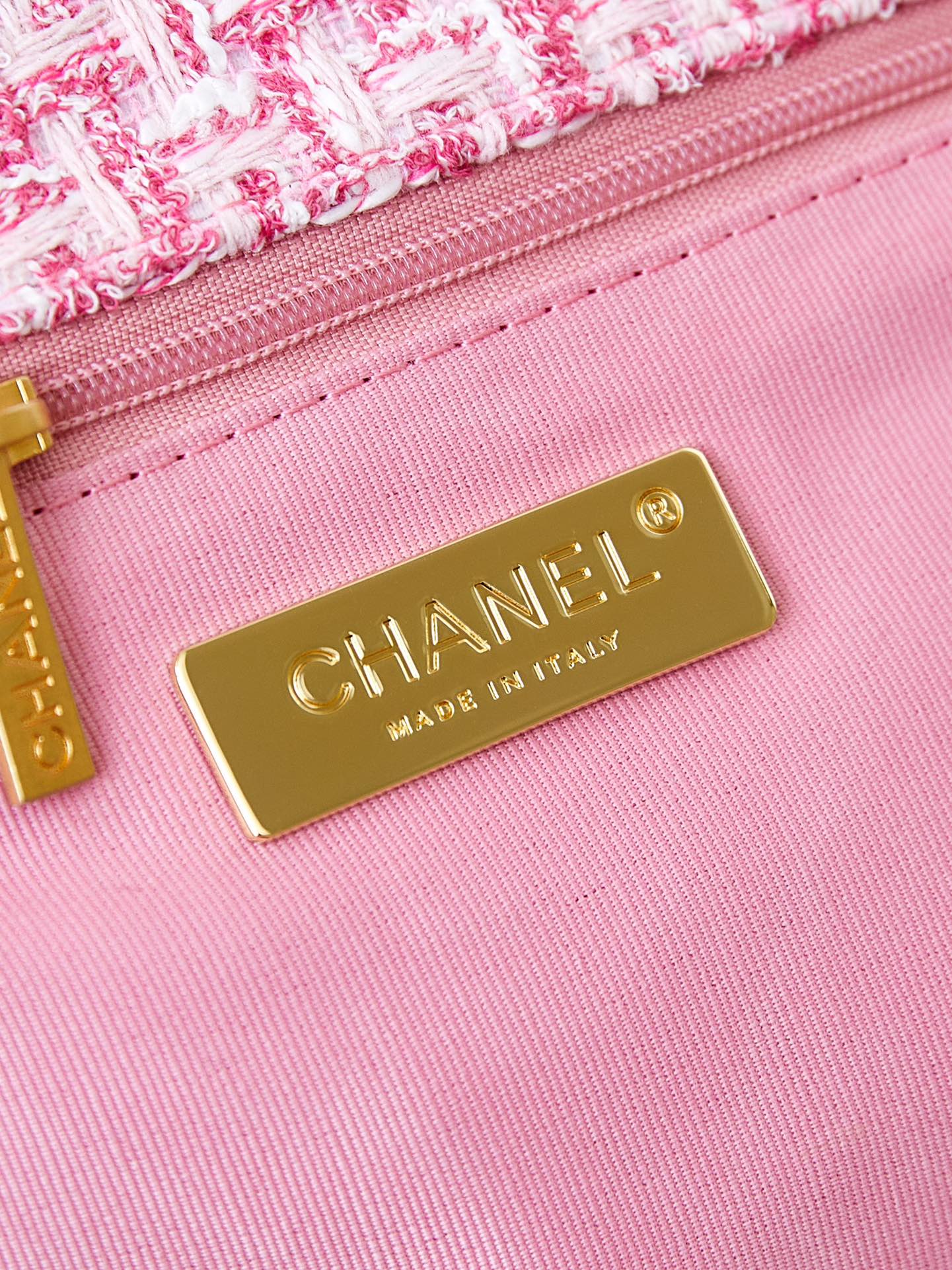 [TOP] CHANEL 19 Backpack Bag 26x22x16cm - Pink