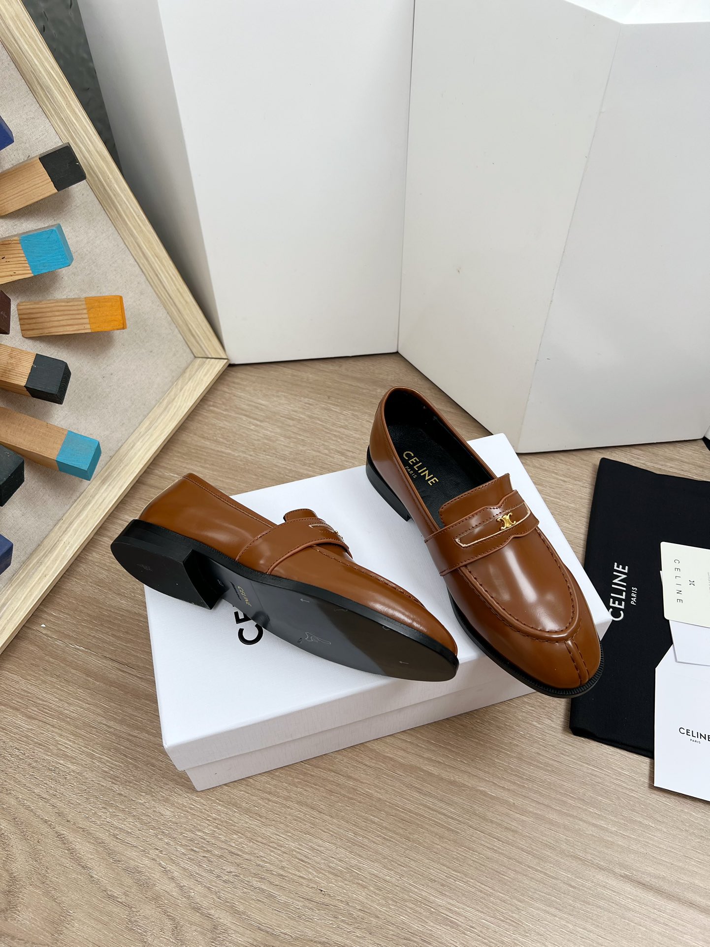 [TOP] CELINE Cowhide Loafer Shoes - 3 Colors