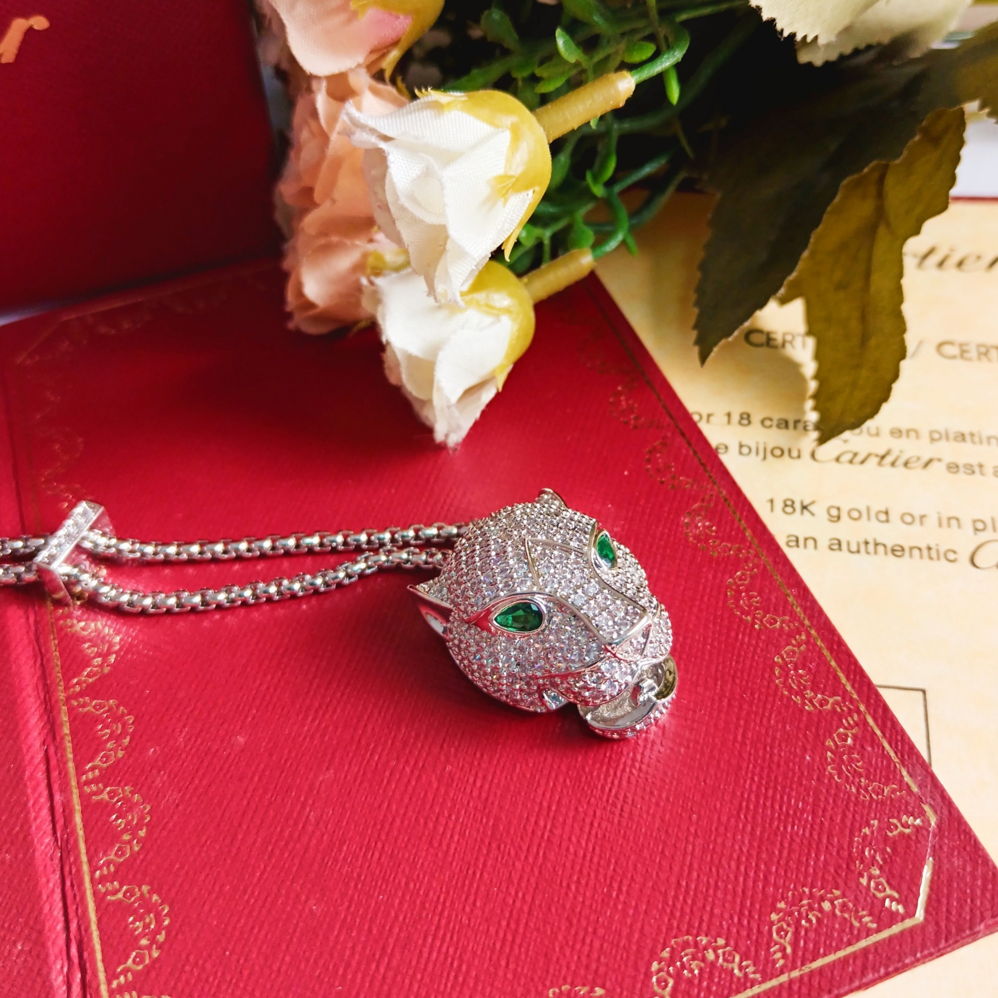 [TOP] Cartier Fully-Jewelled Leopard Head Necklace - Sliver