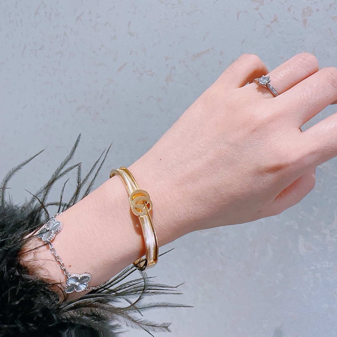 [TOP] GUCCI Bamboo Bracelet - Gold