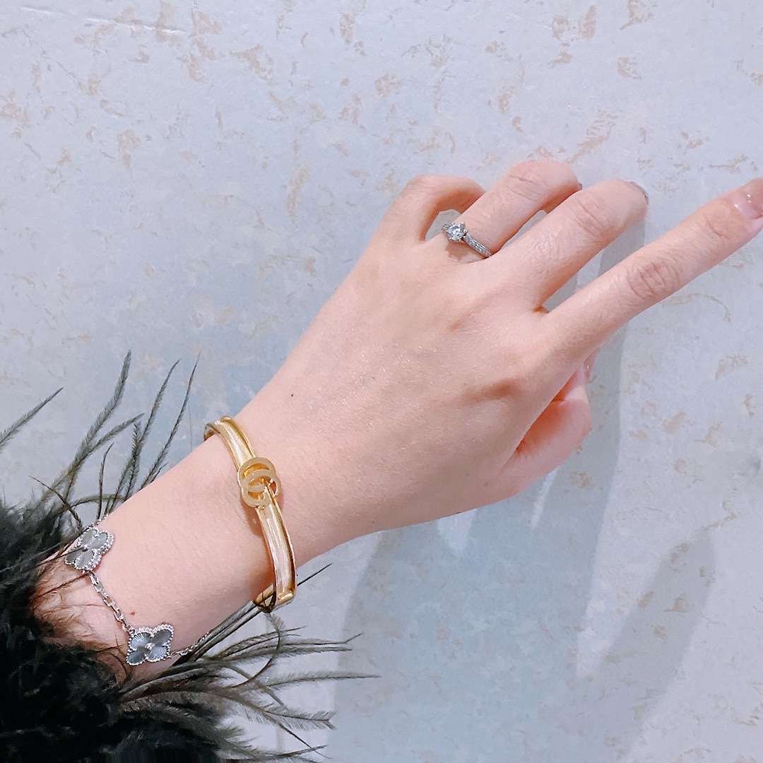 [TOP] GUCCI Bamboo Bracelet - Gold