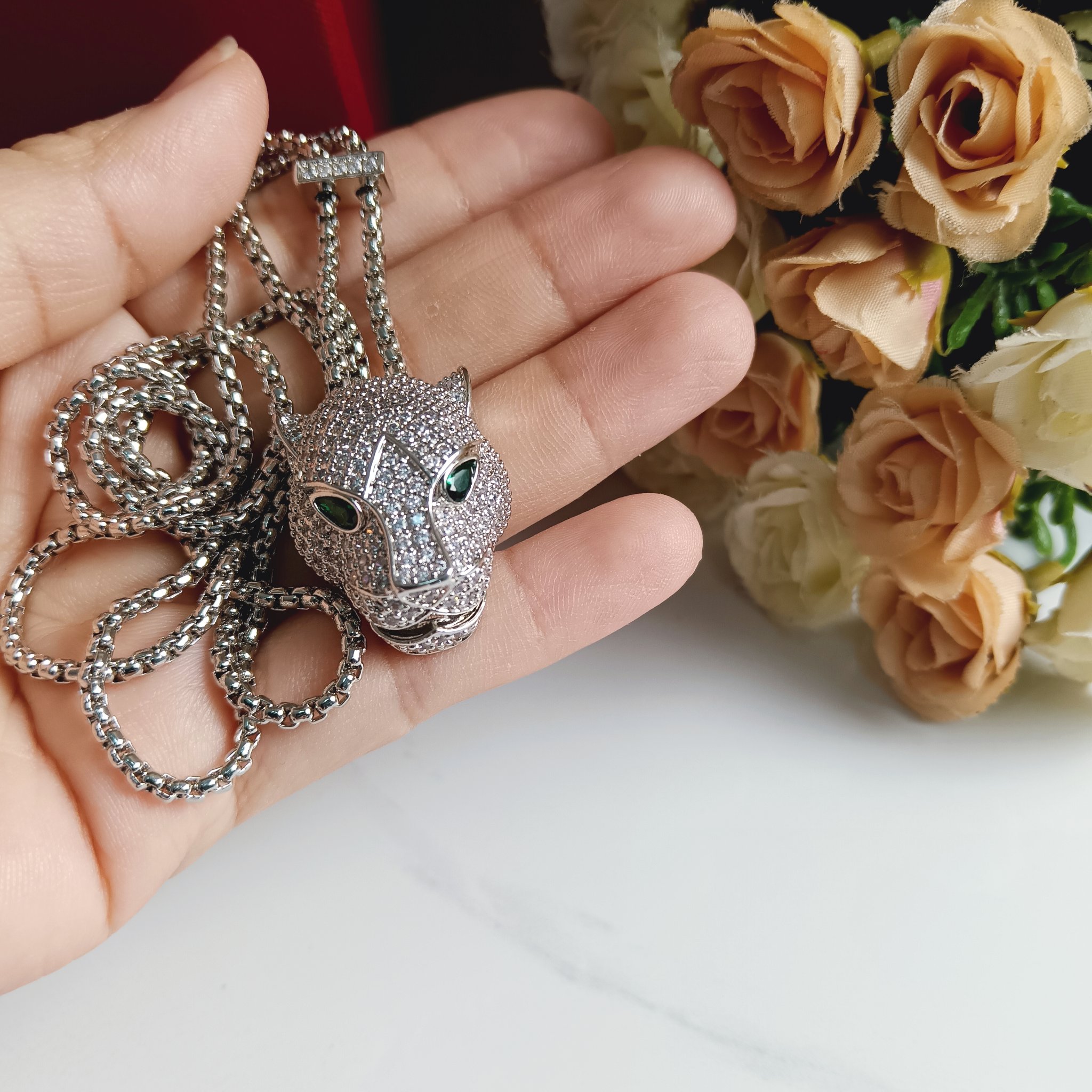 [TOP] Cartier Fully-Jewelled Leopard Head Necklace - Sliver