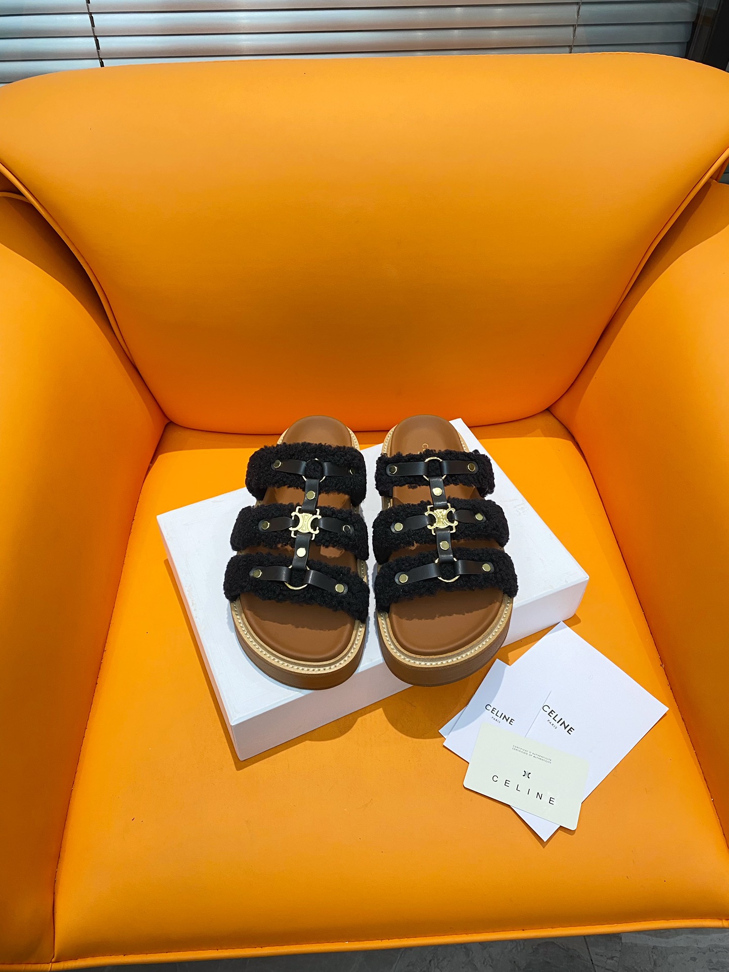 [TOP] CELINE Classic Fur Slippers - 3 Colors