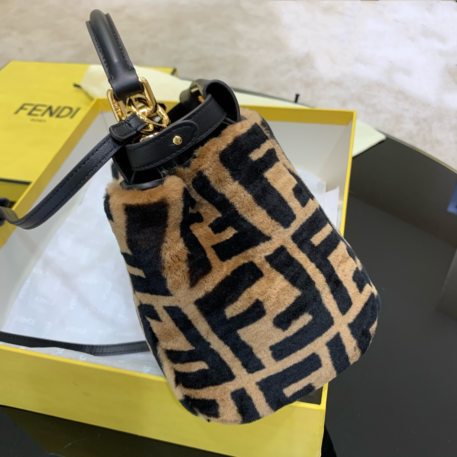 [TOP] FENDI FF Peekaboo Bag Wool 27x25x14cm - Brown