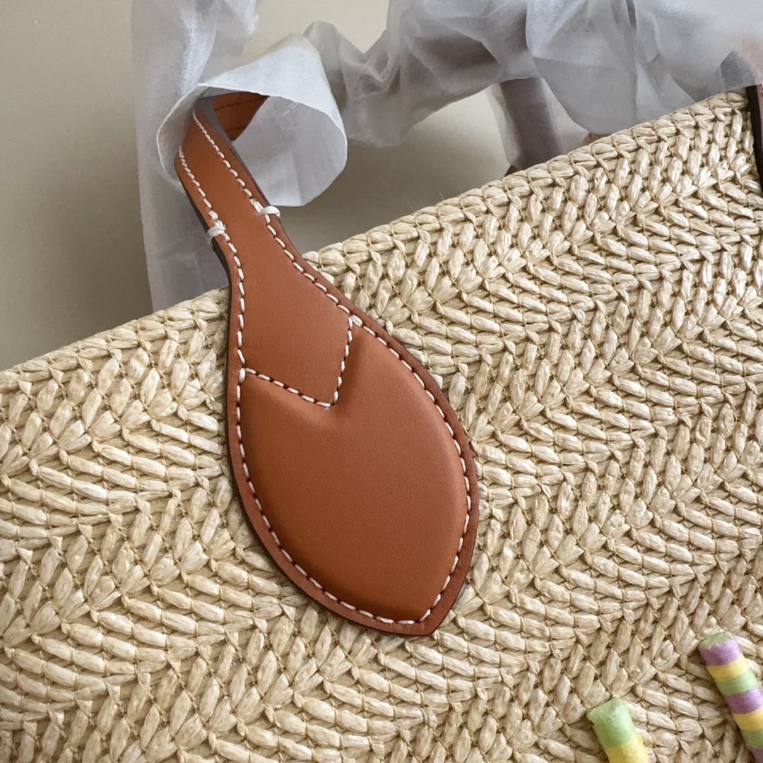 [TOP] GUCCI Woven Bag 26x25x11cm - Khaki