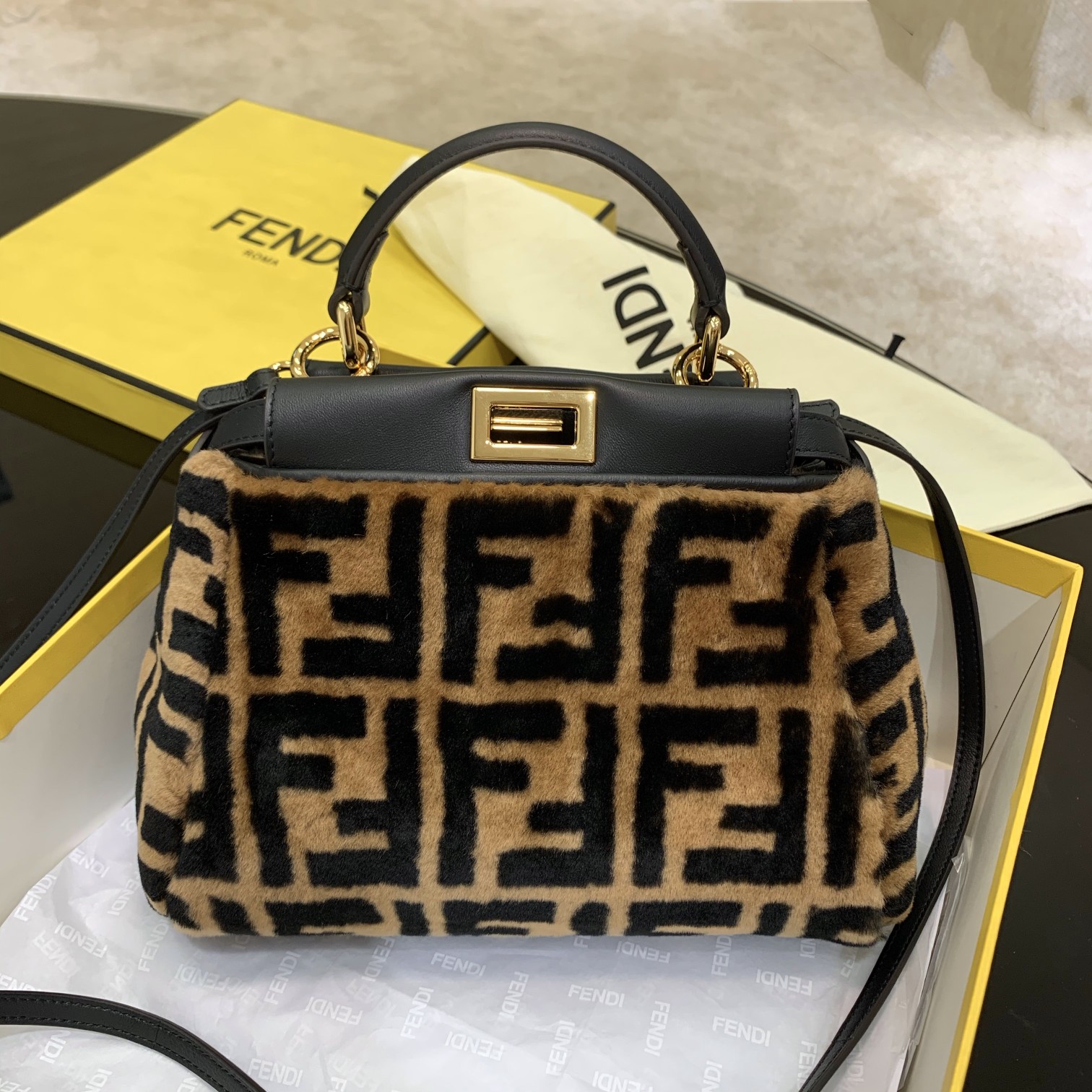 [TOP] FENDI FF Peekaboo Bag Wool 27x25x14cm - Brown
