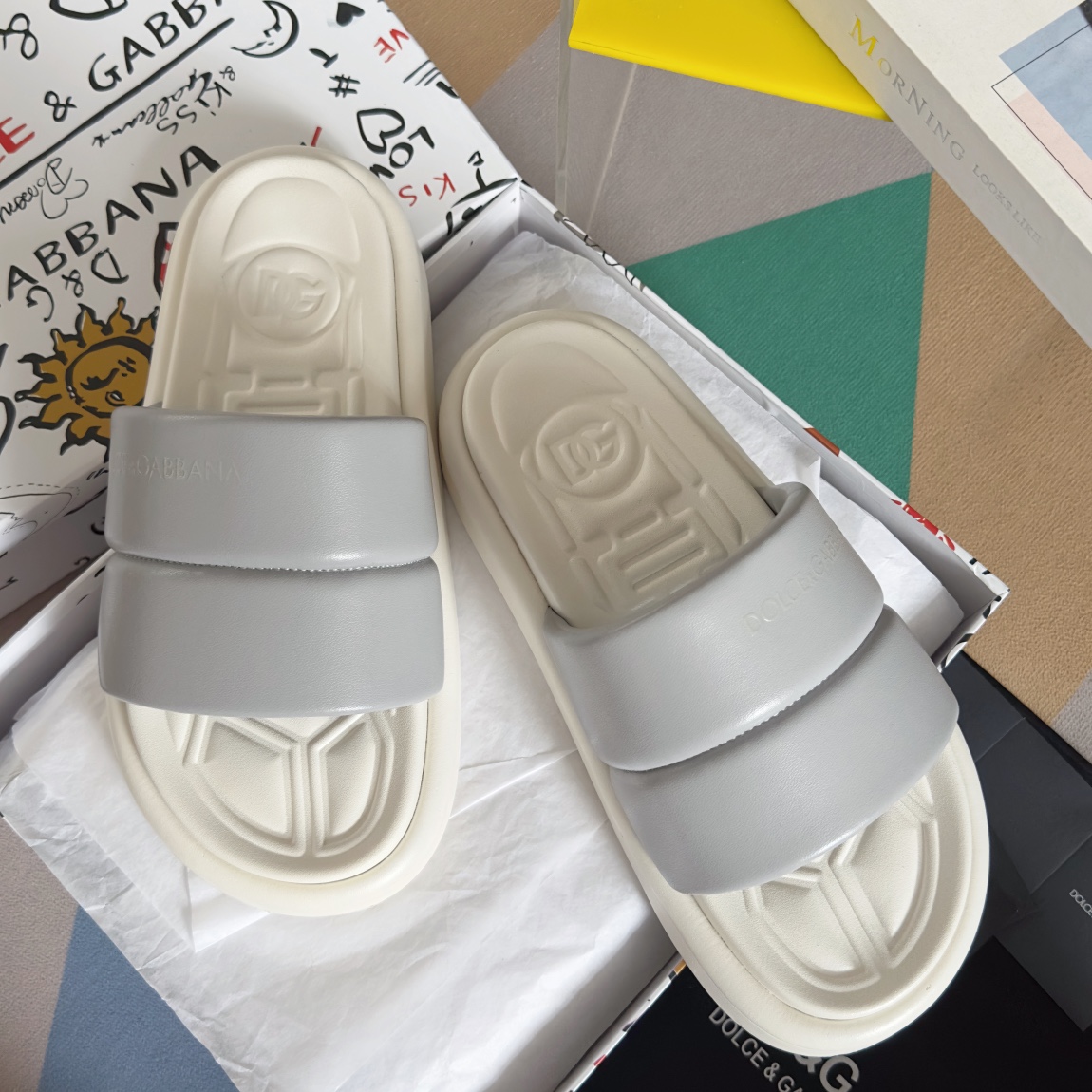 [TOP] Dolce & Gabbana D&G Cowhide Slippers - 8 Colour