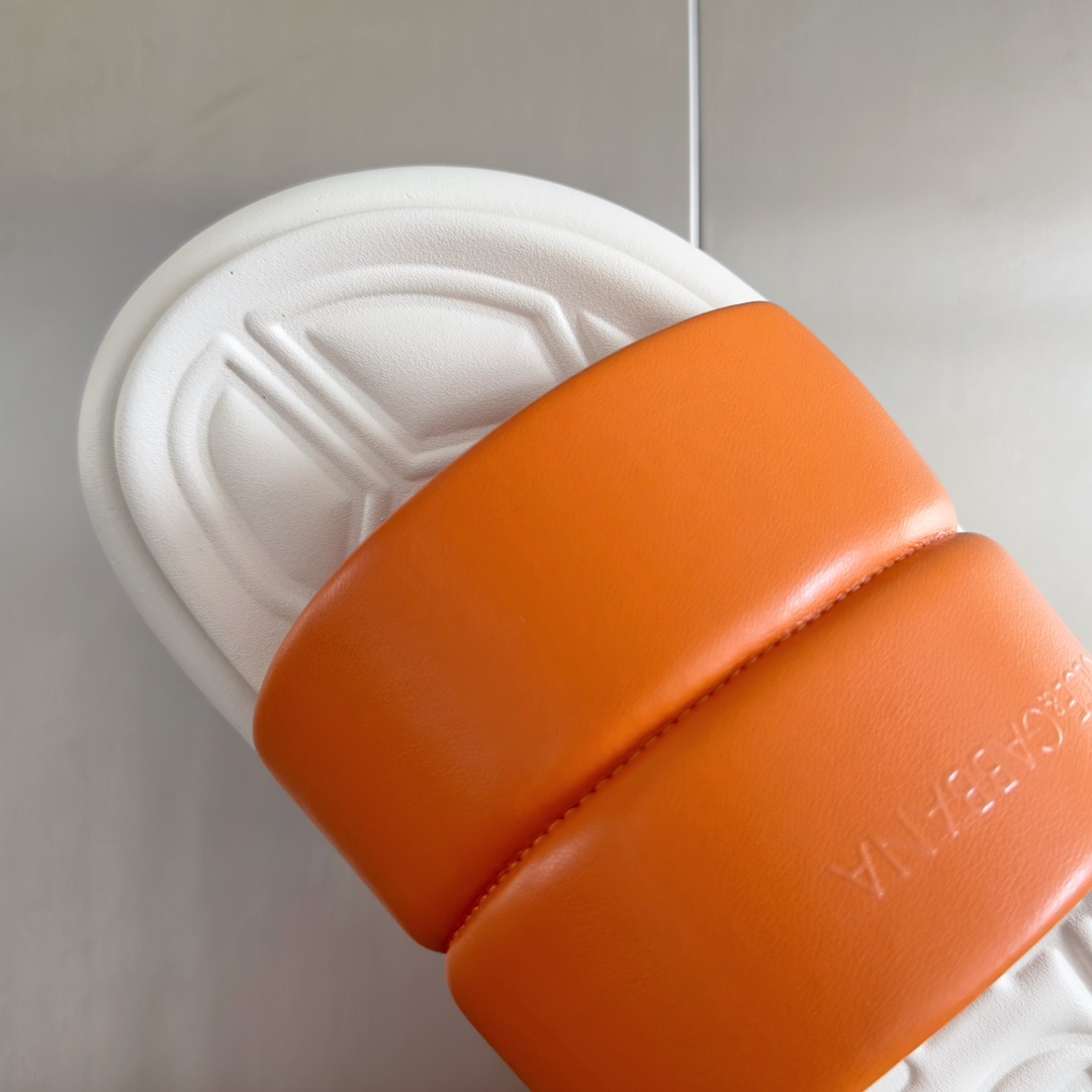 [TOP] Dolce & Gabbana D&G Cowhide Slippers - 8 Colour