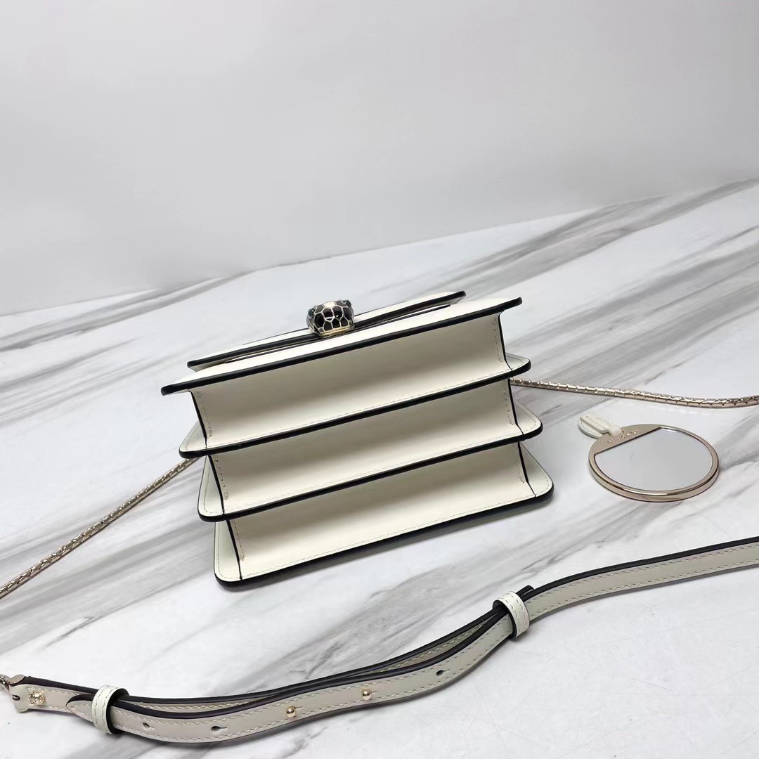 [TOP] BVLGARI Serpenti Forever Bag 18 x 16 x 10 cm - Off White