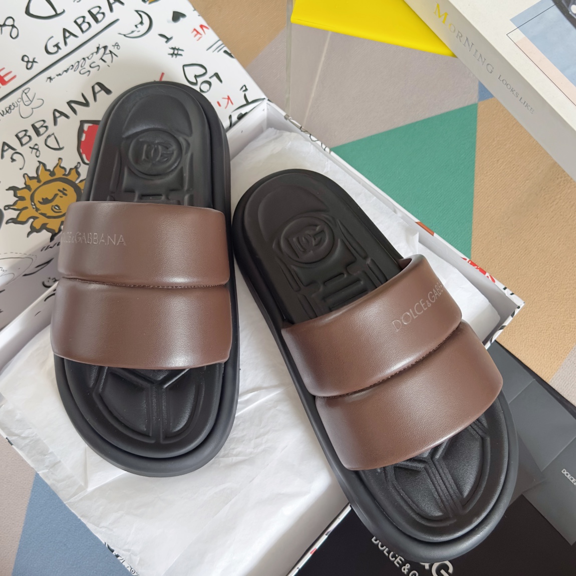 [TOP] Dolce & Gabbana D&G Cowhide Slippers - 8 Colour