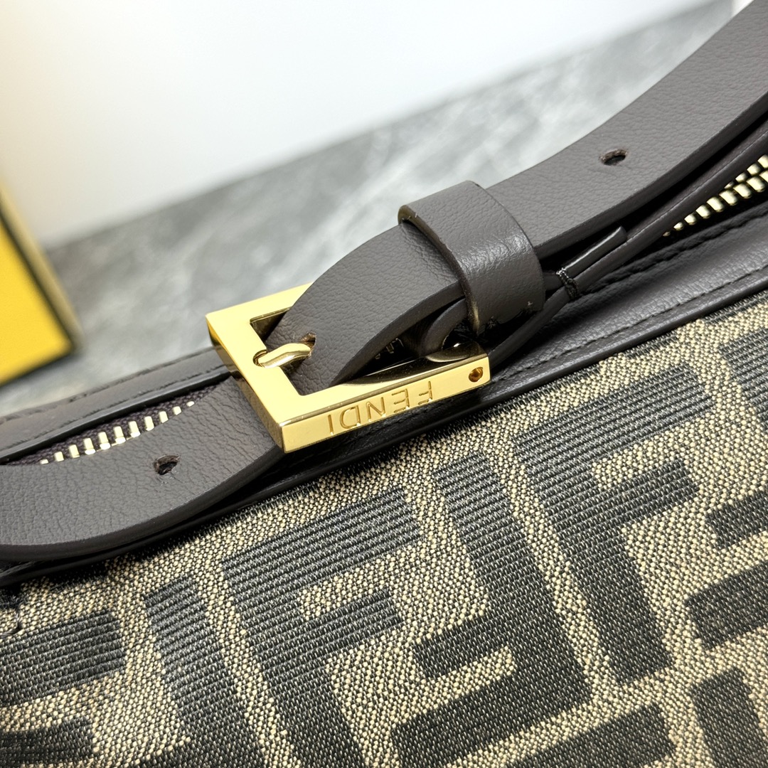 [TOP] FENDI Armpit Bag 22.5*12*7cm/34*19*7cm - Brown