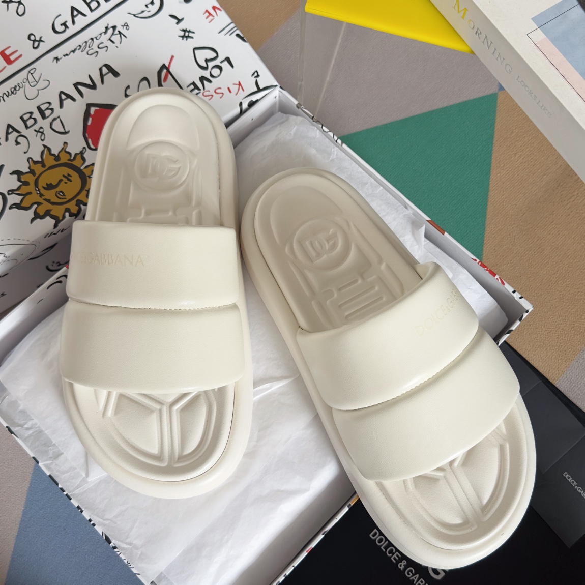 [TOP] Dolce & Gabbana D&G Cowhide Slippers - 8 Colour