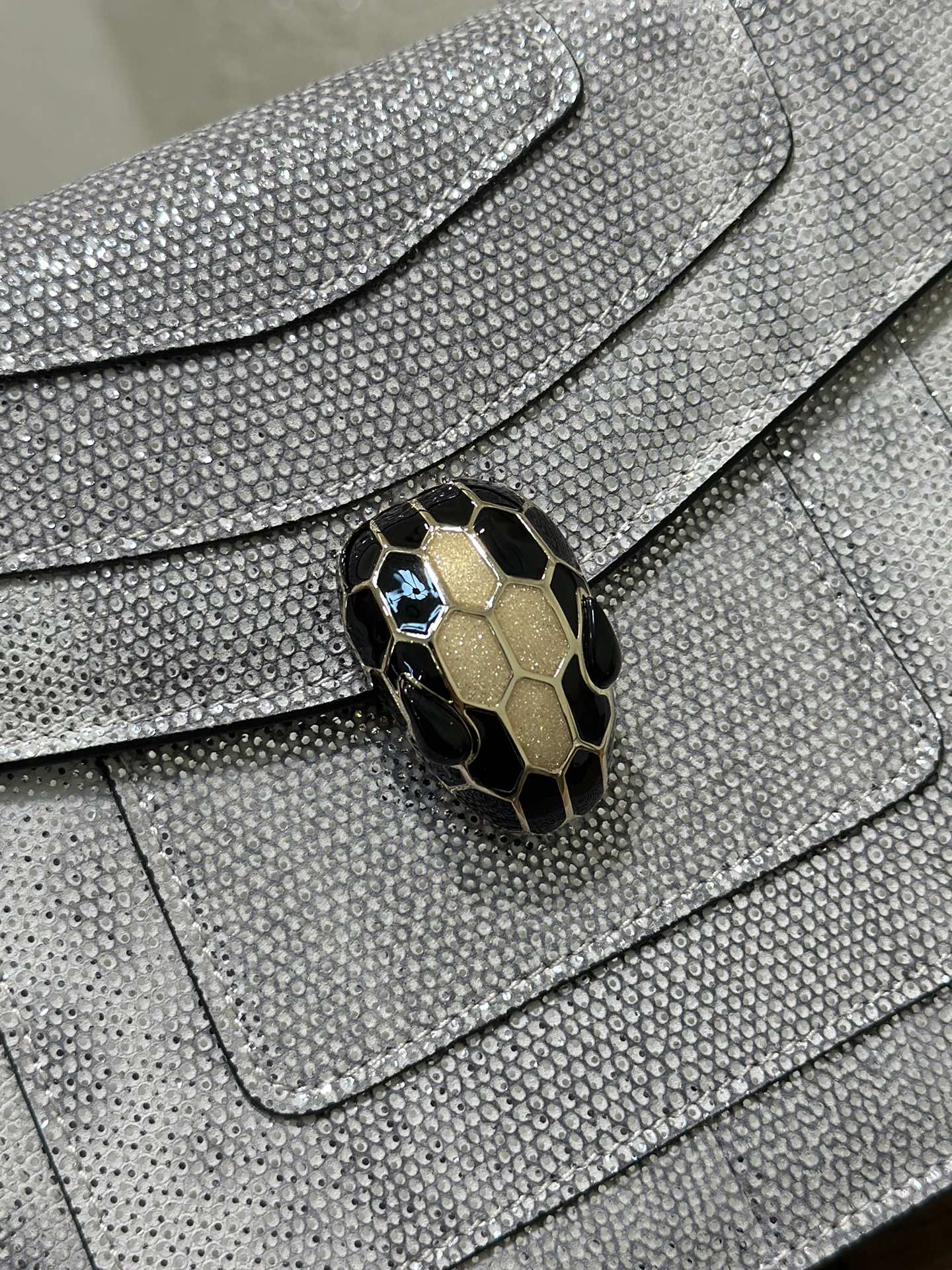 [TOP] BVLGARI Water Snake Skin Snake Head Bag 20*15*5cm