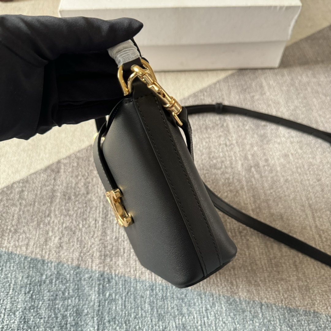 [TOP] CELINE Bucket Bag Mini 13.5×12.5×5cm - Black