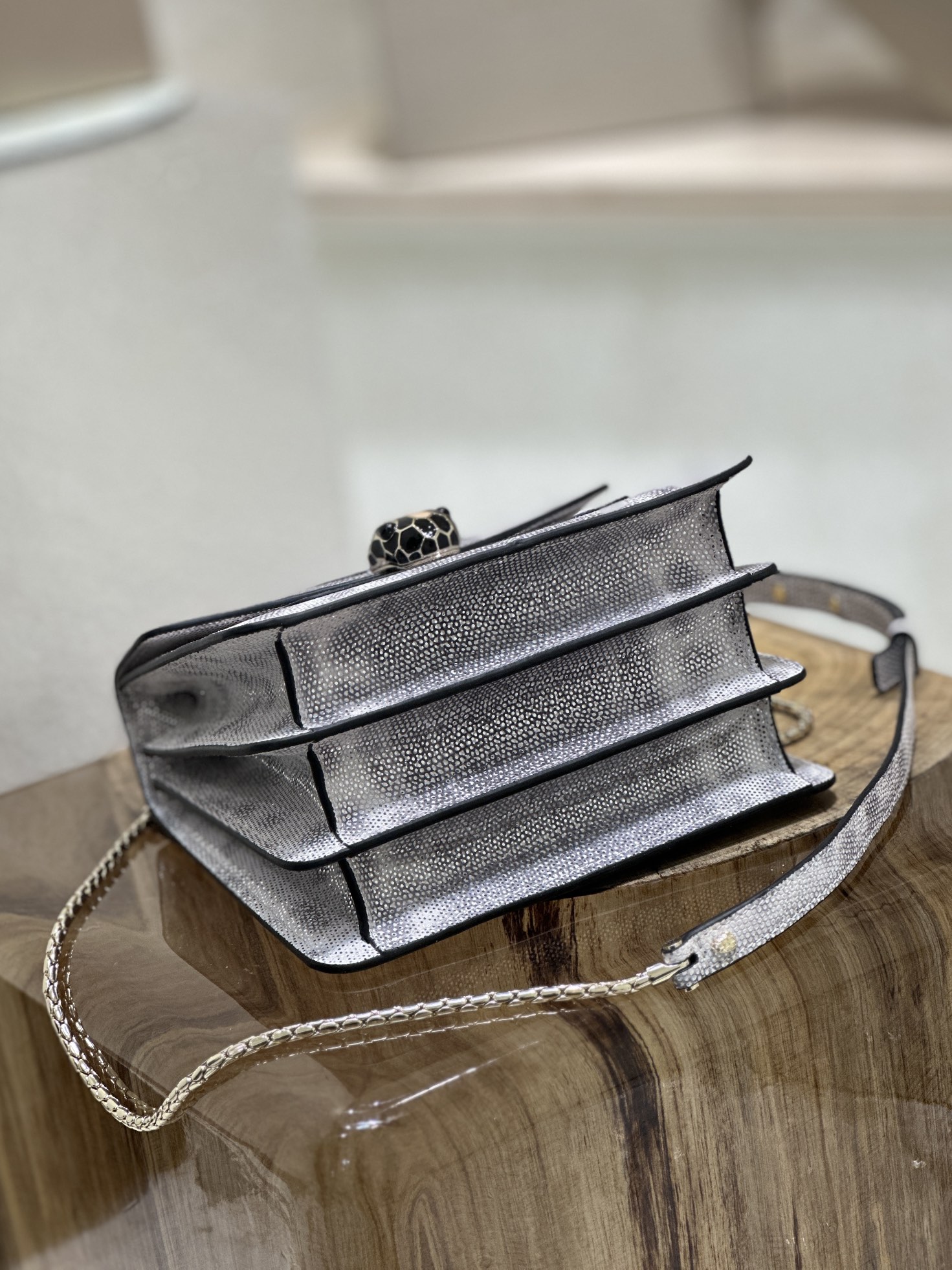 [TOP] BVLGARI Water Snake Skin Snake Head Bag 18 cm