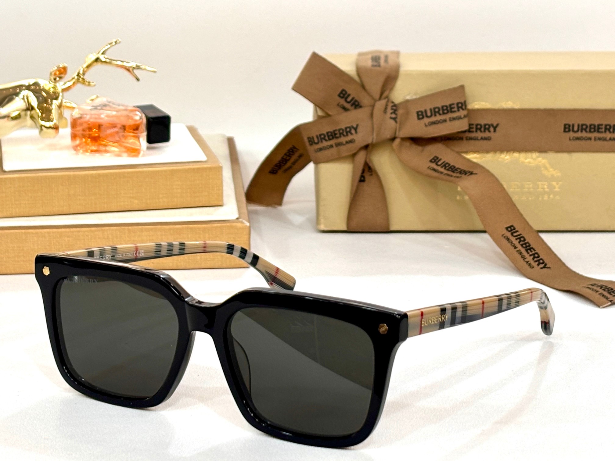 [TOP] BURBERRY Sunglasses - 6 Color