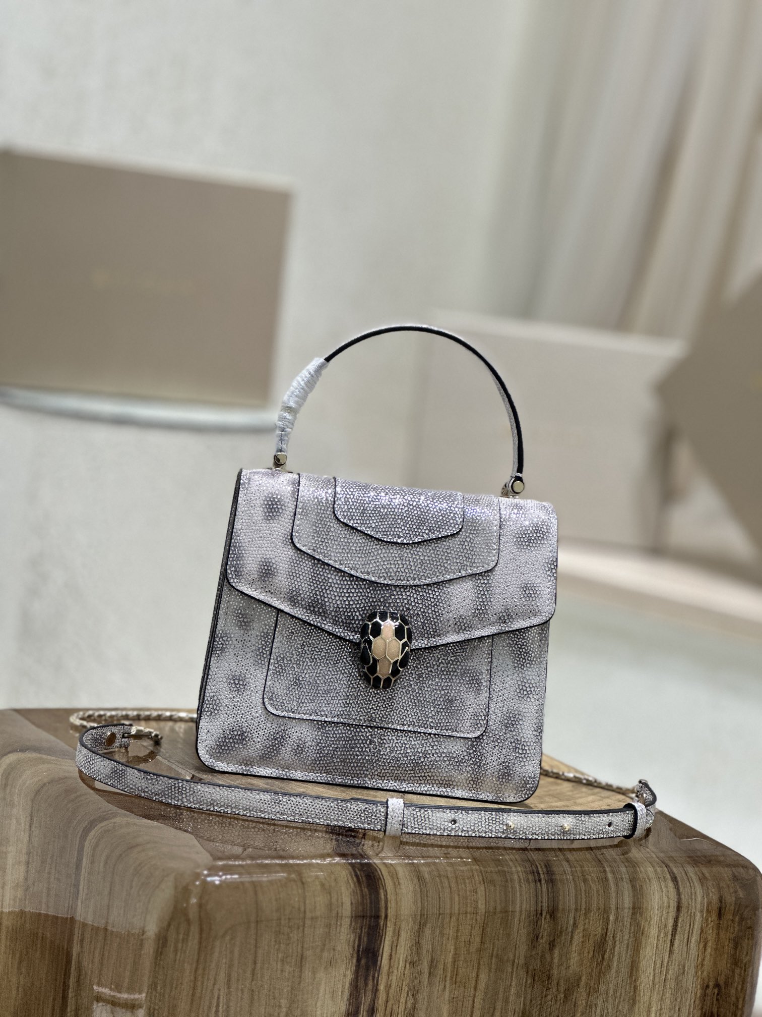 [TOP] BVLGARI Water Snake Skin Snake Head Bag 18 cm