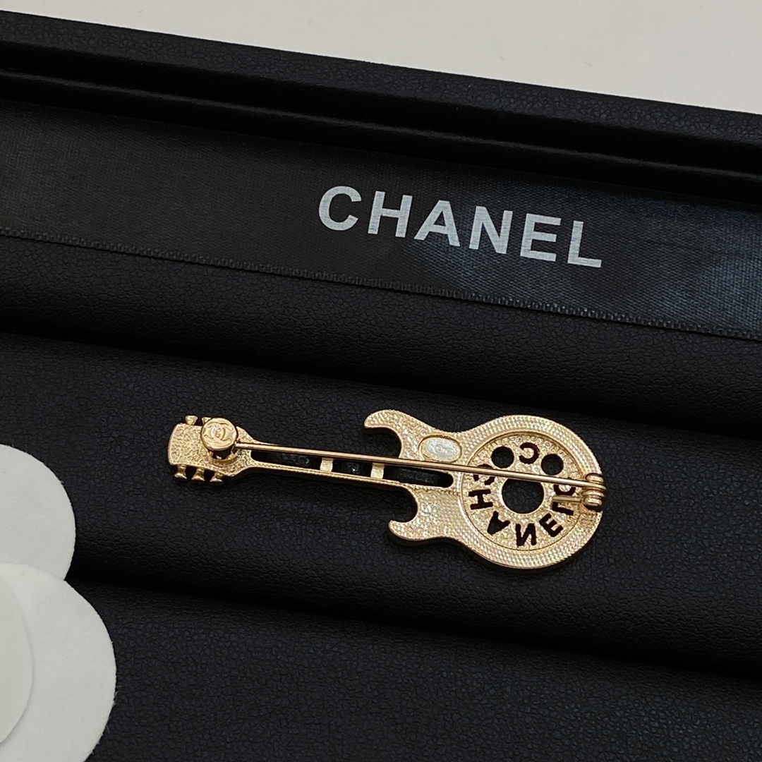 [TOP] CHANEL Guitar Brooch