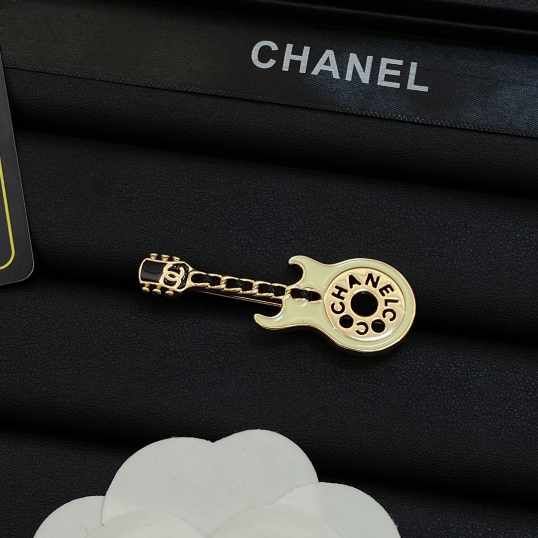 [TOP] CHANEL Guitar Brooch