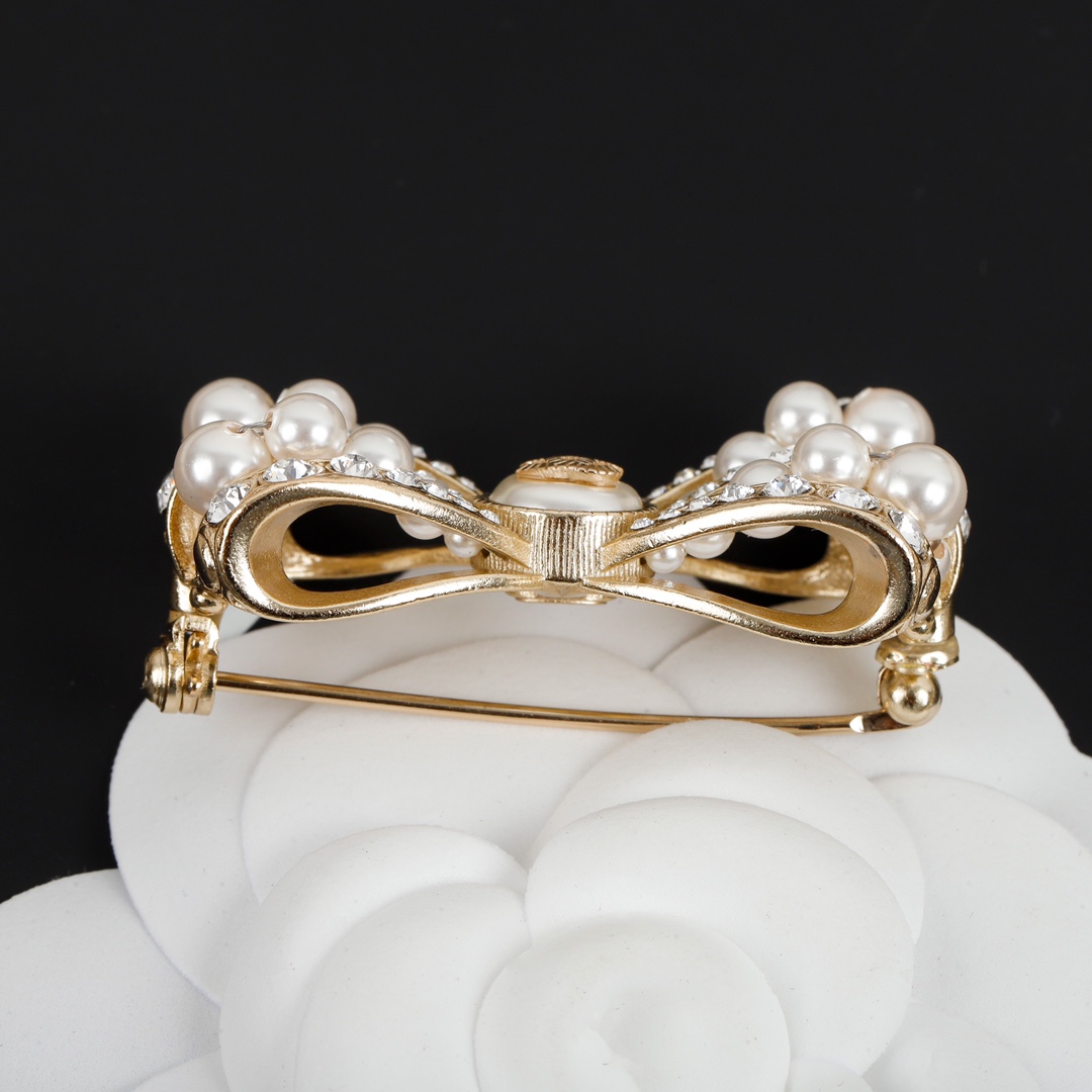 [TOP] CHANEL Bow Pearl Brooch