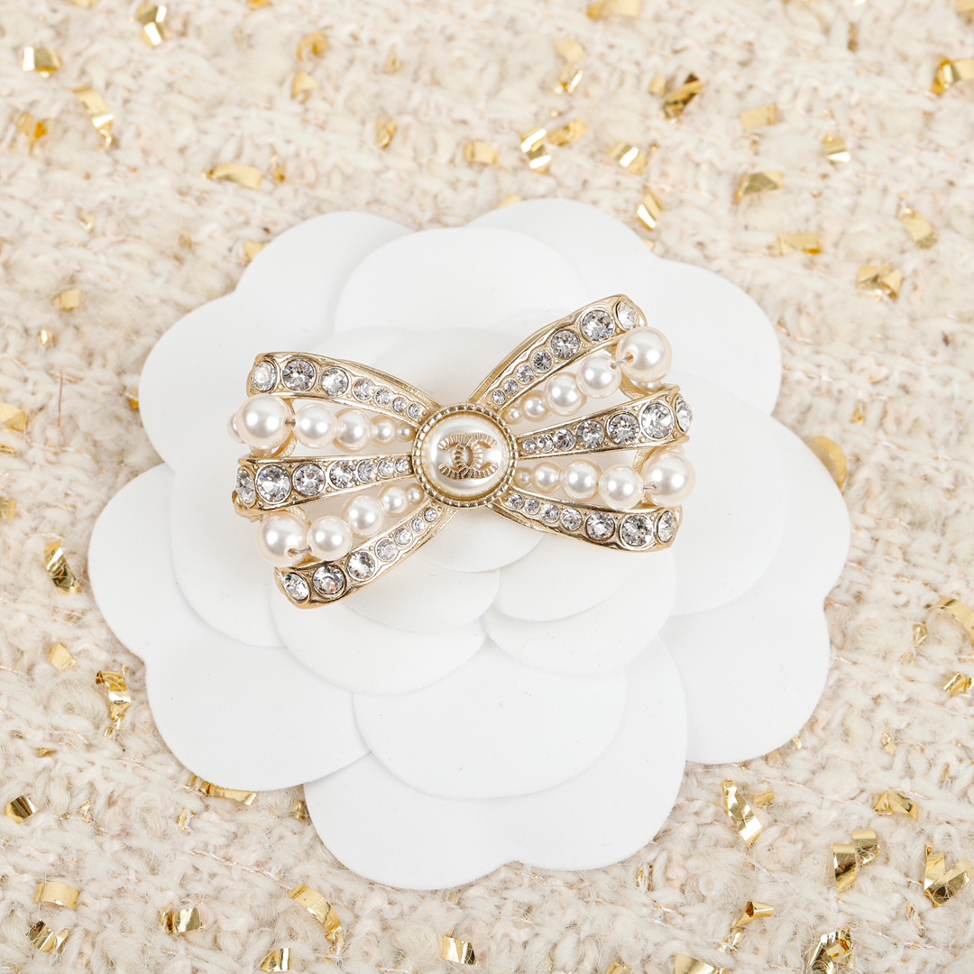[TOP] CHANEL Bow Pearl Brooch