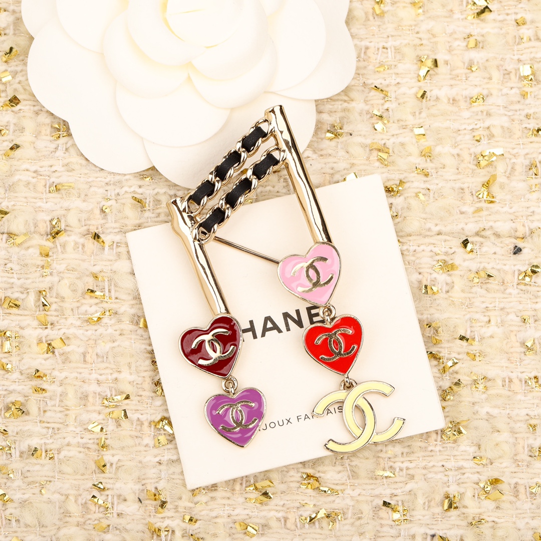 [TOP] CHANEL Note Heart Brooch-Pink