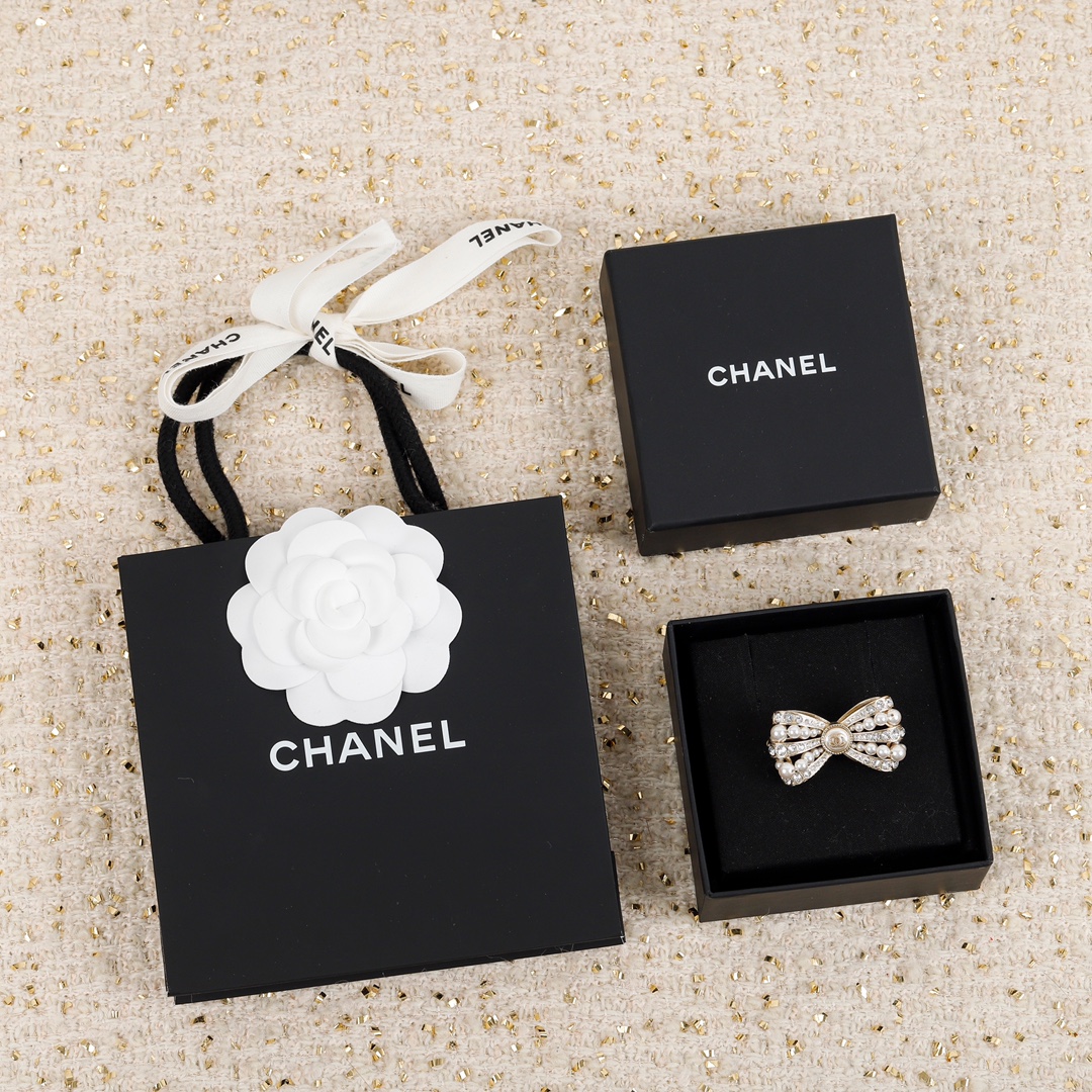 [TOP] CHANEL Bow Pearl Brooch