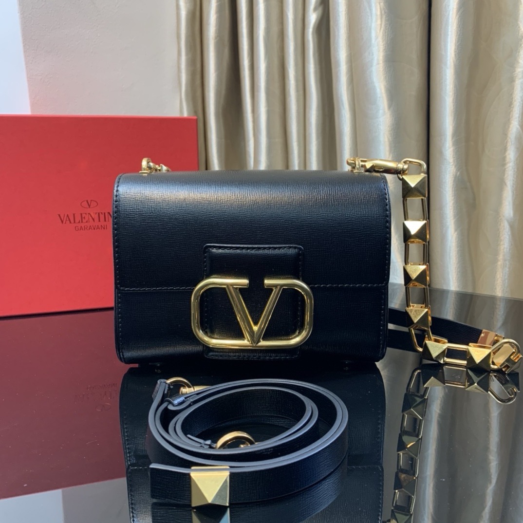 [TOP] VALENTINO  Garavani Stud Sign Leather Shoulder Bag 20×15×7cm-6 Colors