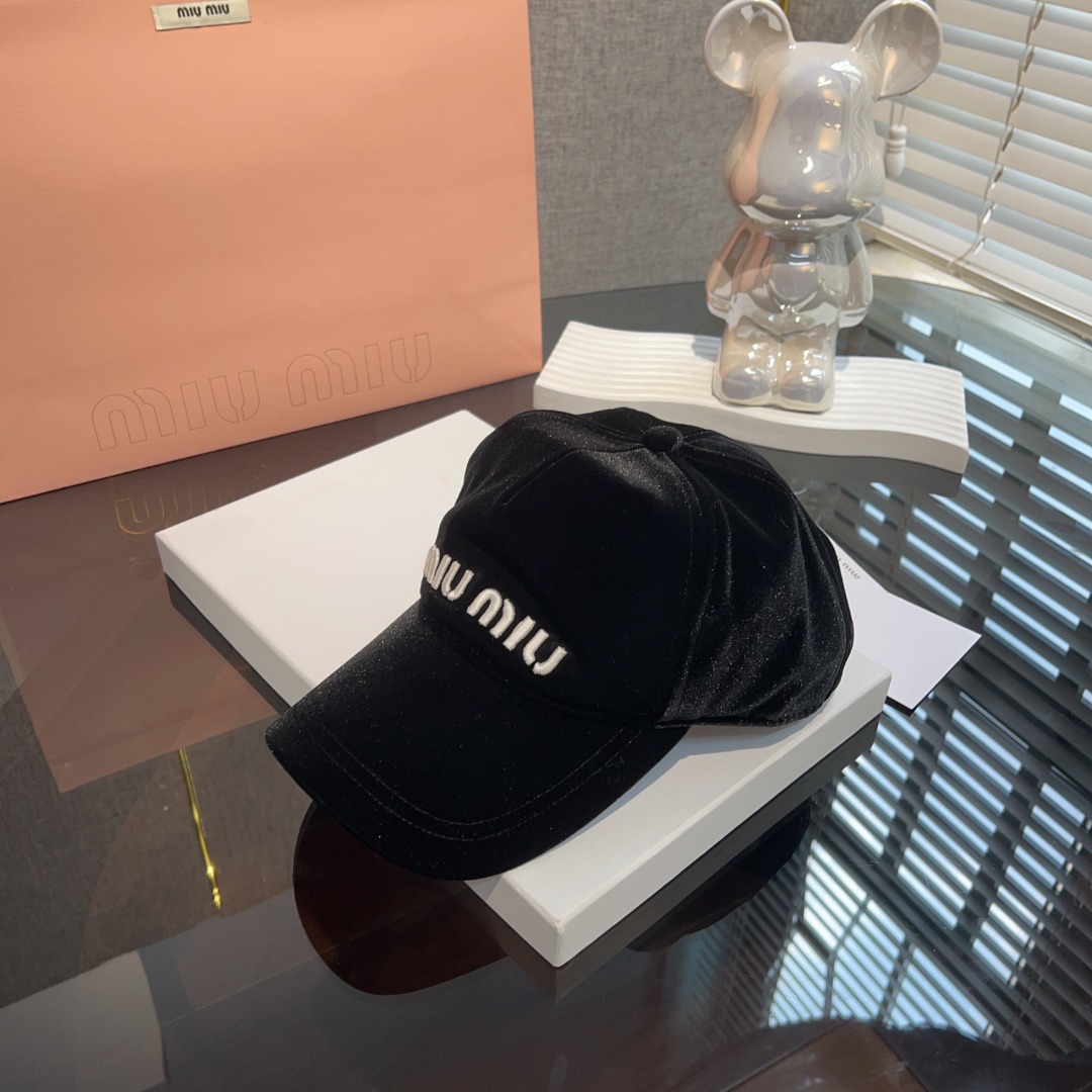 [TOP] Miu Miu Baseball Cap - Black