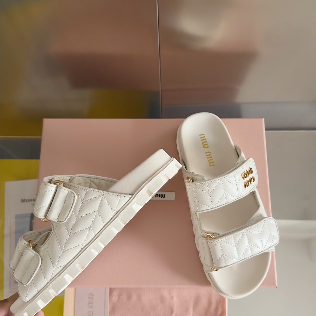 [TOP] Miu Miu Matelassé Nappa Lambskin Slippers - 2 Color