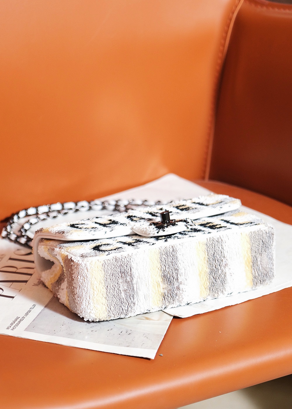 [TOP] CHANEL Lambskin Flap Bag with Sequins 20cm/25cm - White