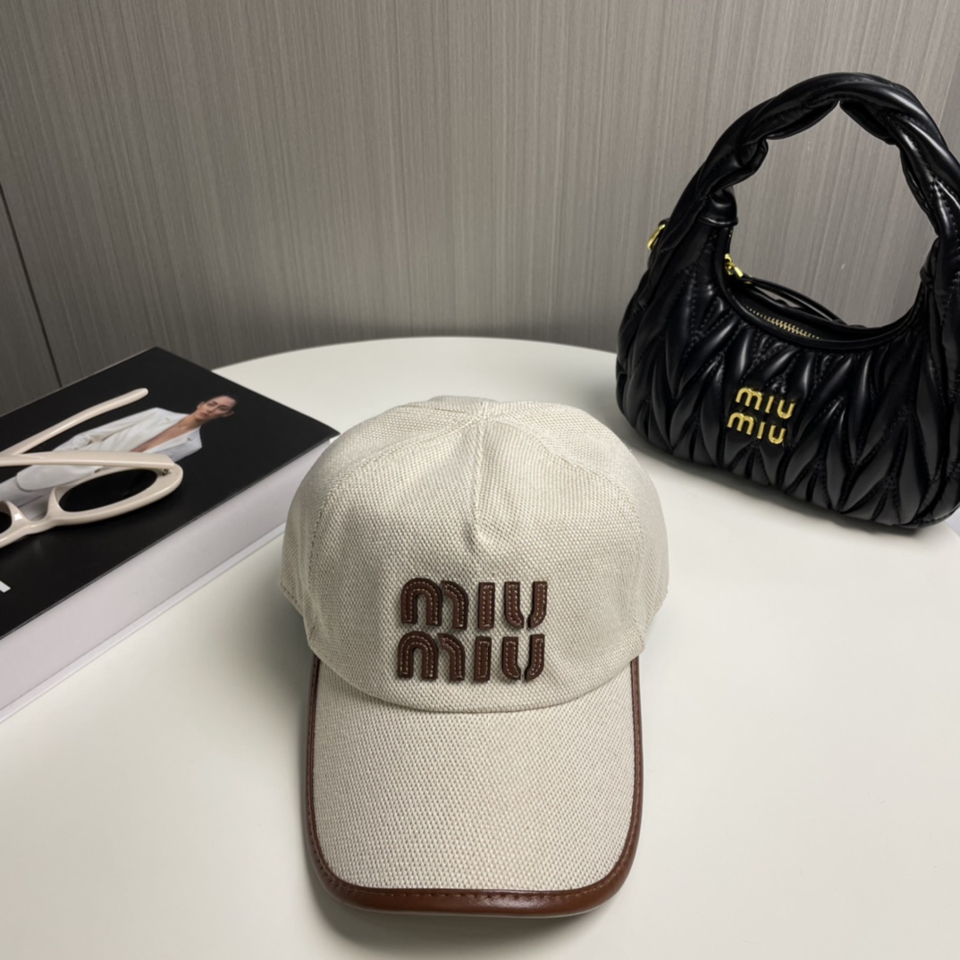 [TOP] Miu Miu Baseball Cap - Beige